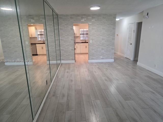 305 2 / 2 958 sq. ft. $ 2026-08-21 0 Photo