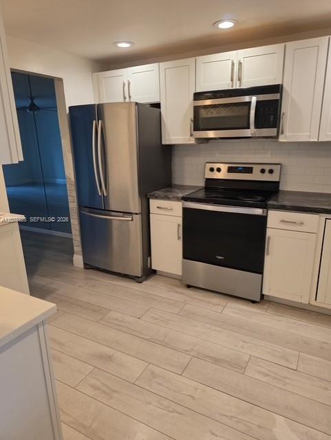 305 2 / 2 958 sq. ft. $ 2026-08-21 0 Photo