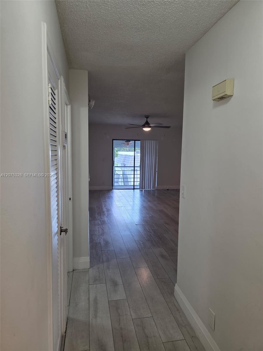 305 2 / 2 958 sq. ft. $ 2026-08-21 0 Photo