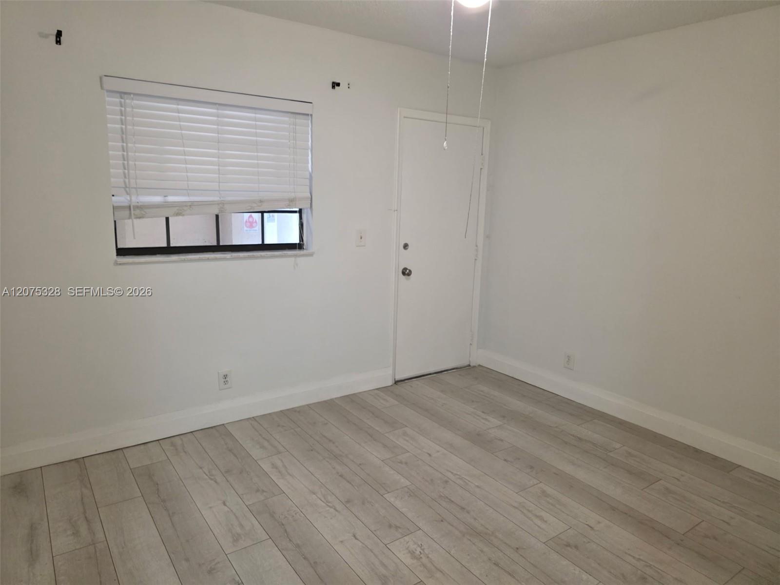 305 2 / 2 958 sq. ft. $ 2026-08-21 0 Photo