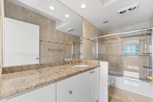 See details 18Q 3 / 1740 sq. ft. $ 2026-08-28 0 Photo