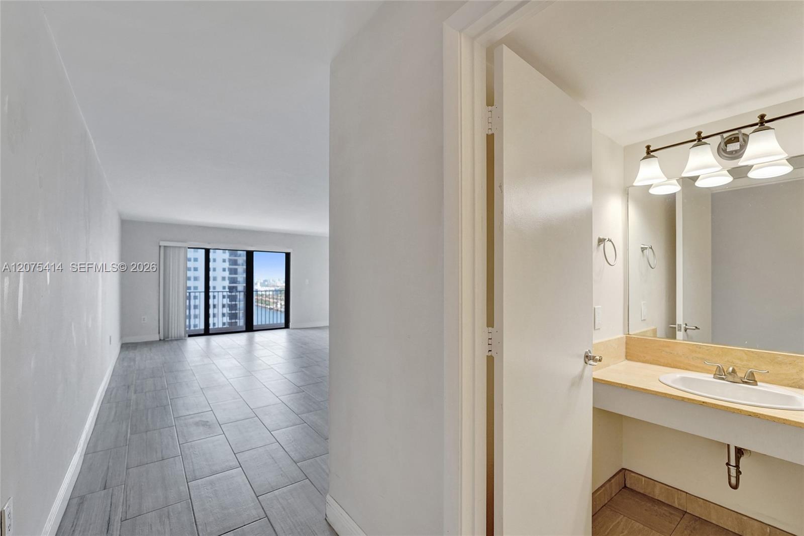 Photo of 1201 Ocean Dr  #2109N, Hollywood, Florida, 33019 - 