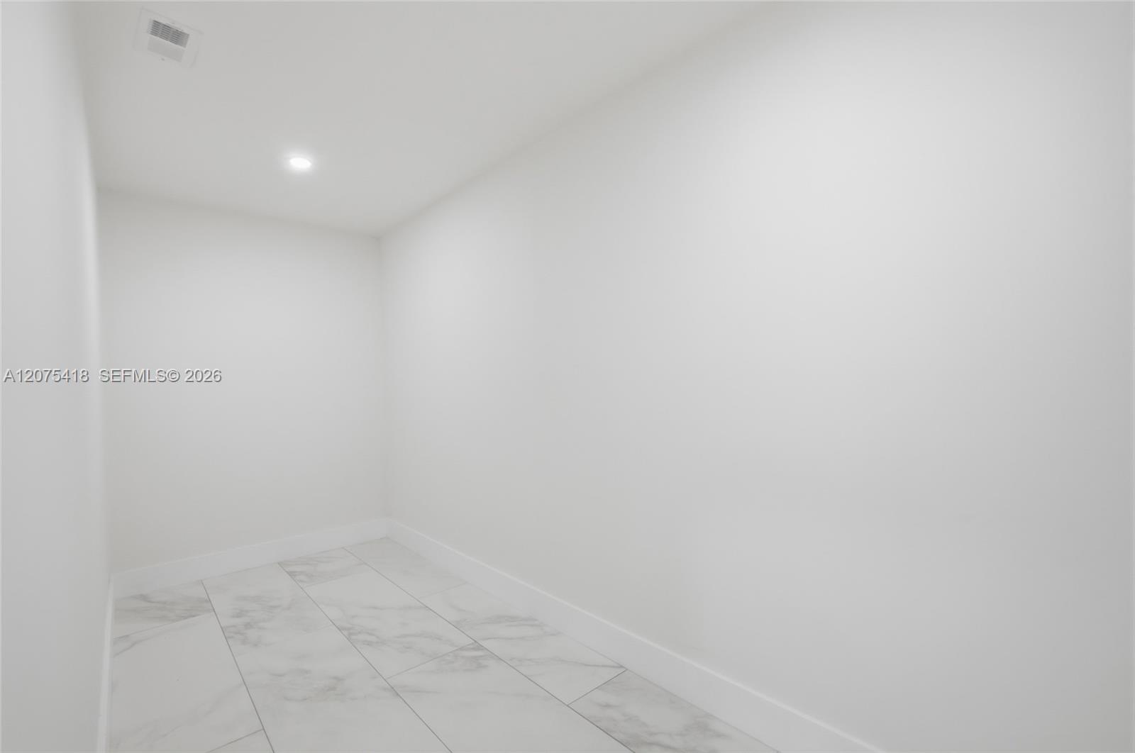Ver detalles / 2339 sq. ft. $ 2026-08-21 0 foto