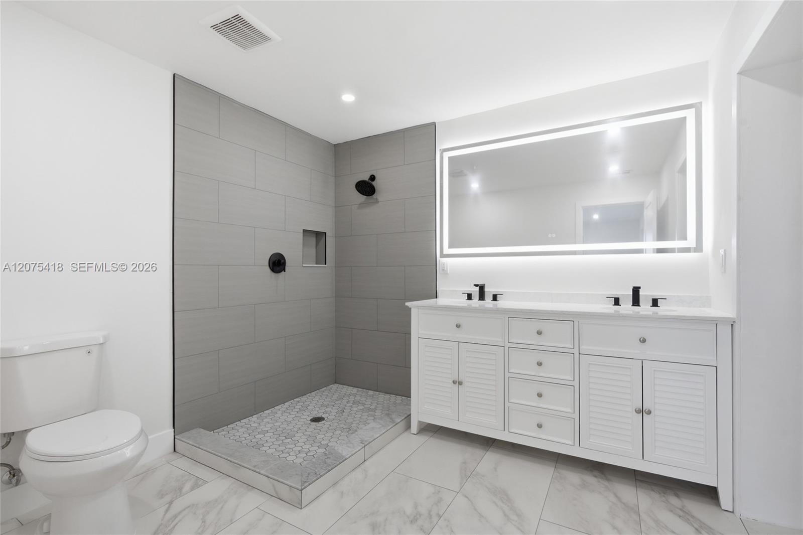 Ver detalles / 2339 sq. ft. $ 2026-08-21 0 foto