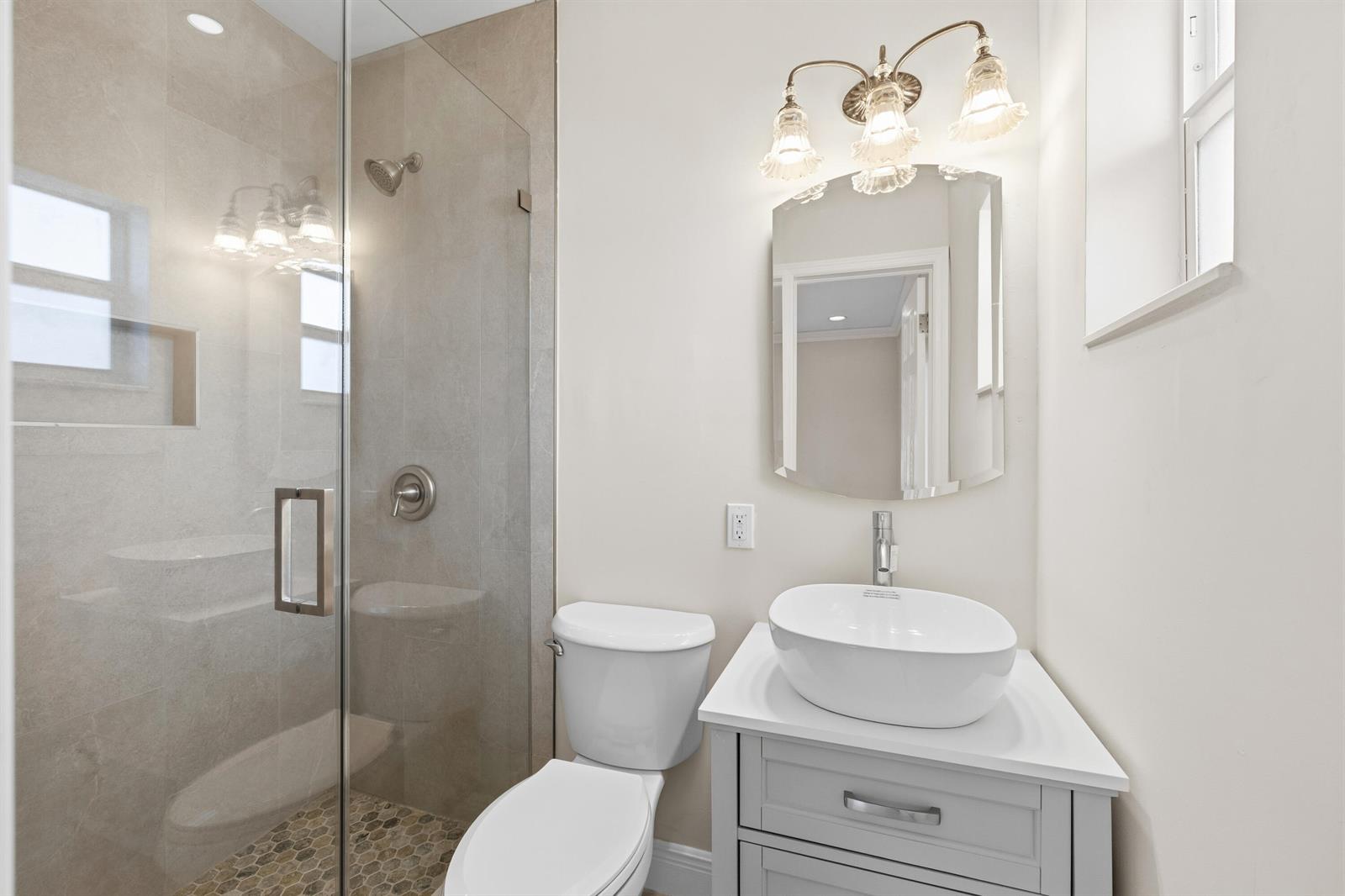 1-2  / 0 2120 sq. ft. $ 2026-08-23 0 foto