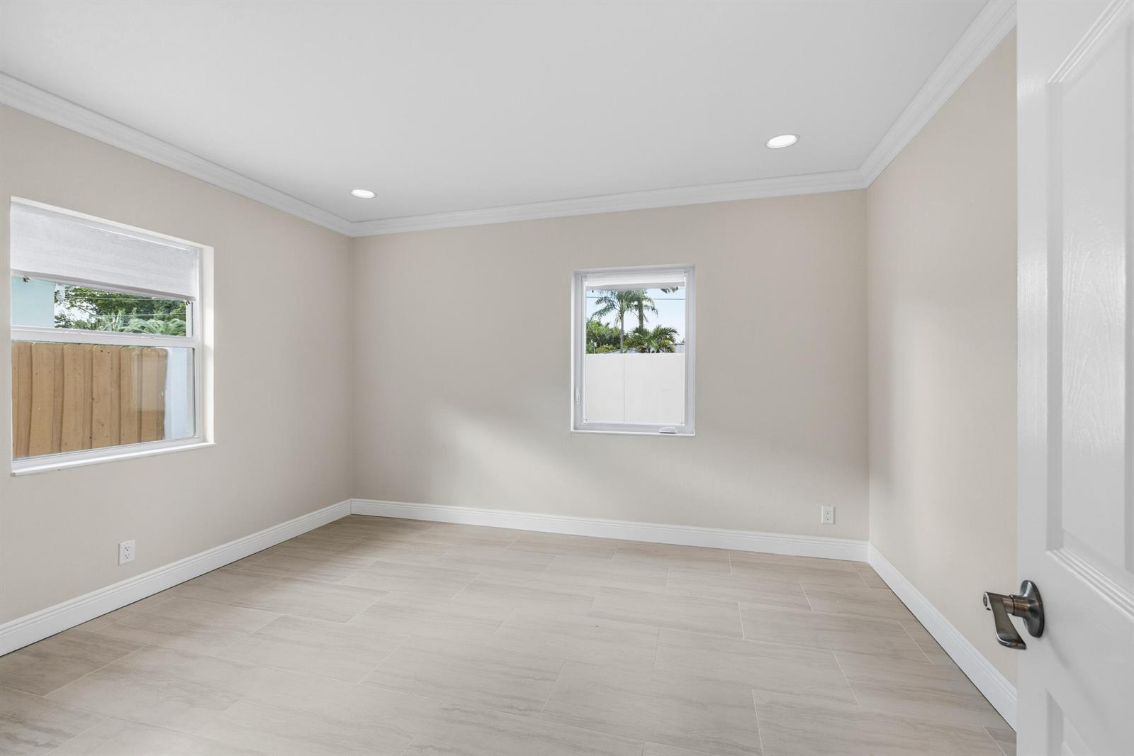 1-2  / 0 2120 sq. ft. $ 2026-08-23 0 foto