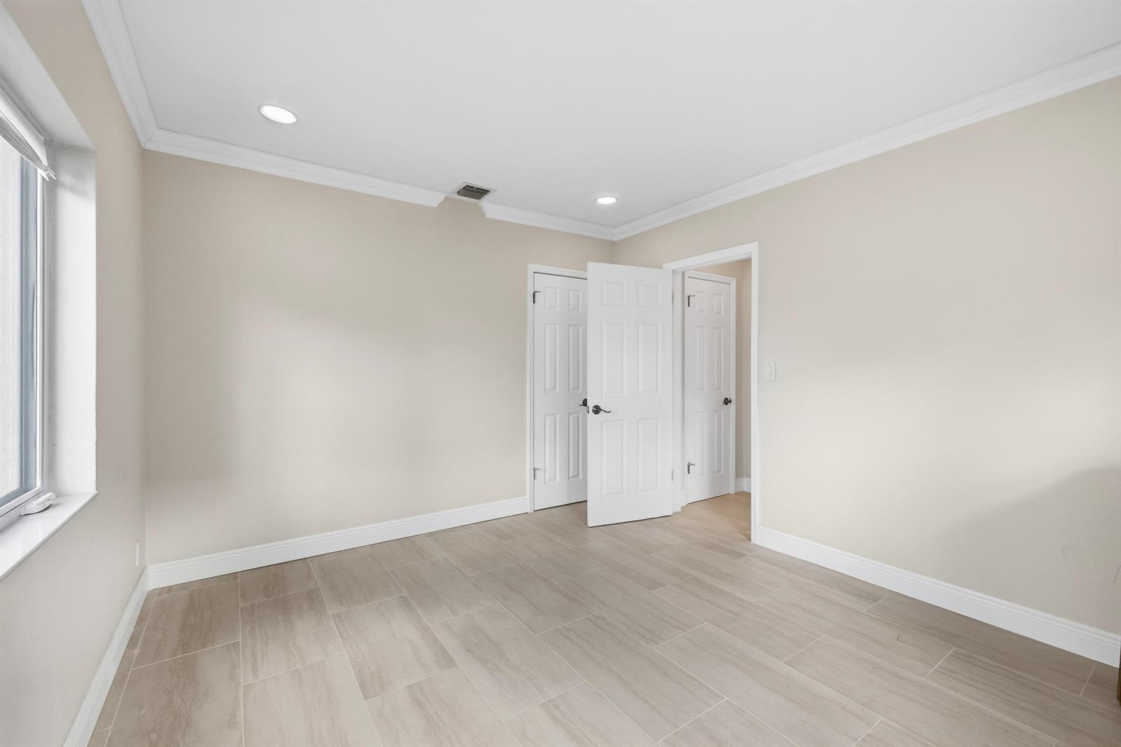 1-2  / 0 2120 sq. ft. $ 2026-08-23 0 foto