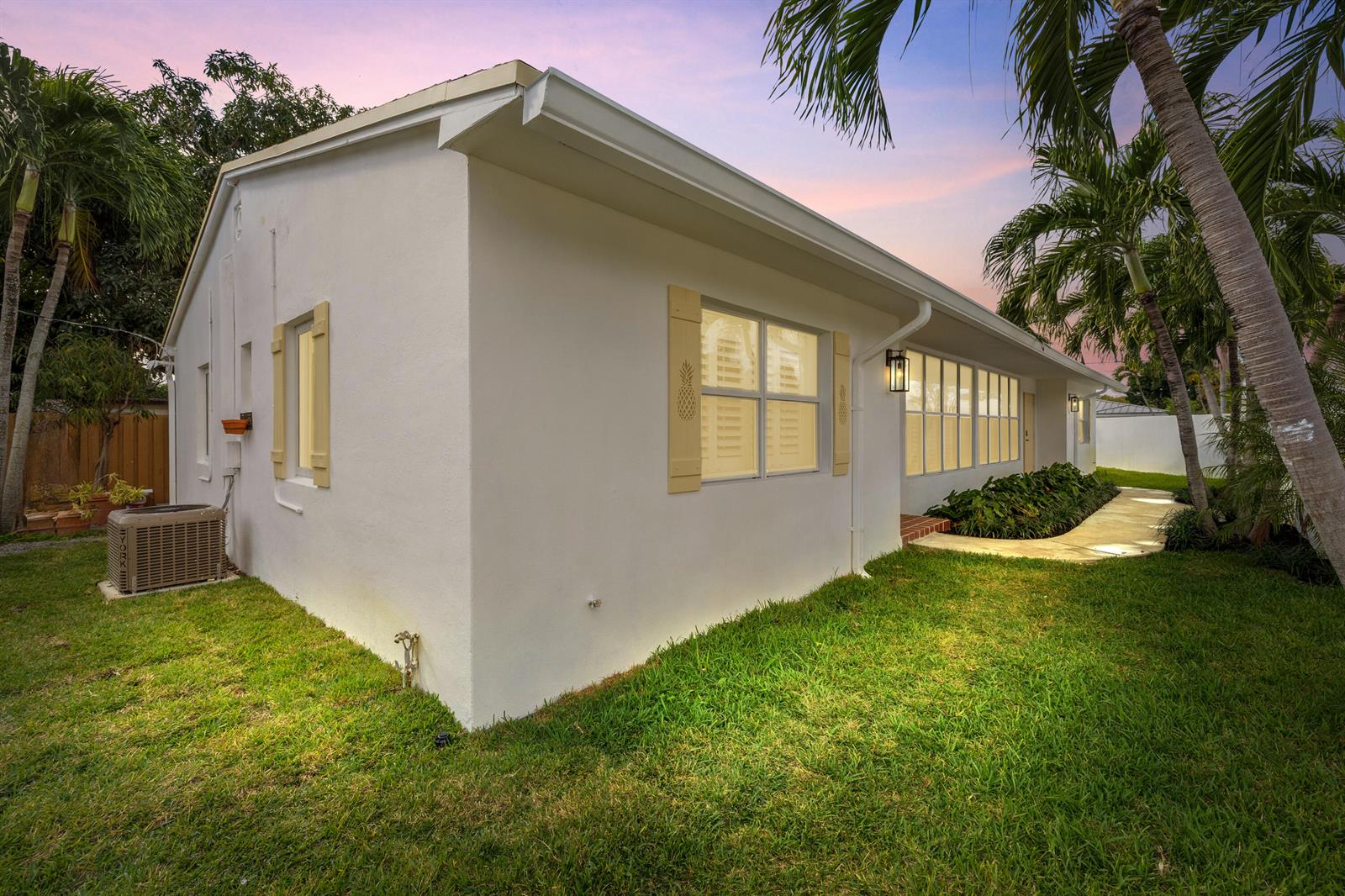 1-2  / 0 2120 sq. ft. $ 2026-08-23 0 foto
