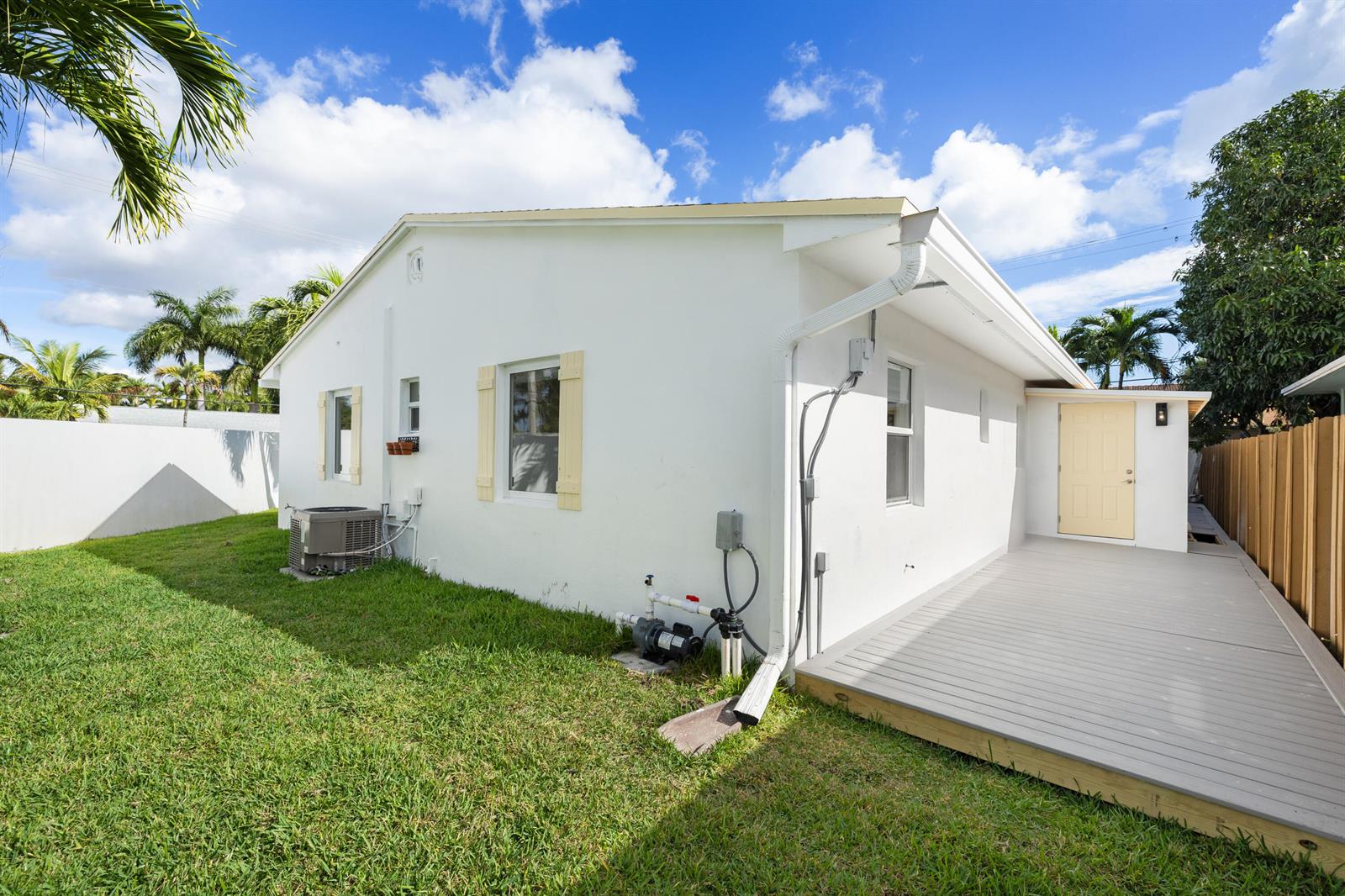 1-2  / 0 2120 sq. ft. $ 2026-08-23 0 foto