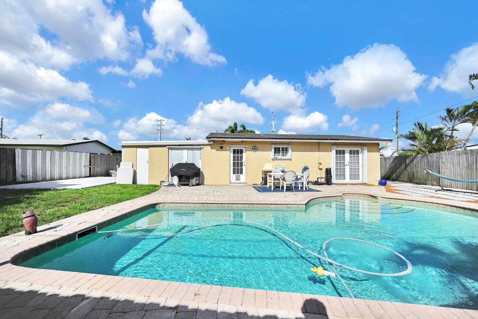 Ver detalles 2171 3 / 2 1040 sq. ft. $ 2026-08-22 0 foto