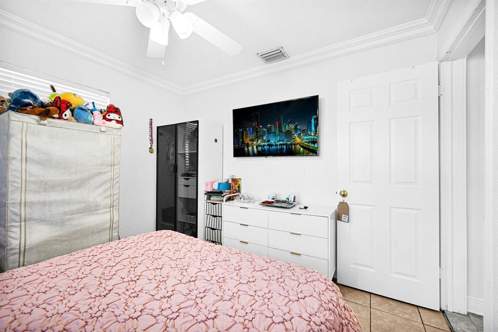 Ver detalles 2171 3 / 2 1040 sq. ft. $ 2026-08-22 0 foto