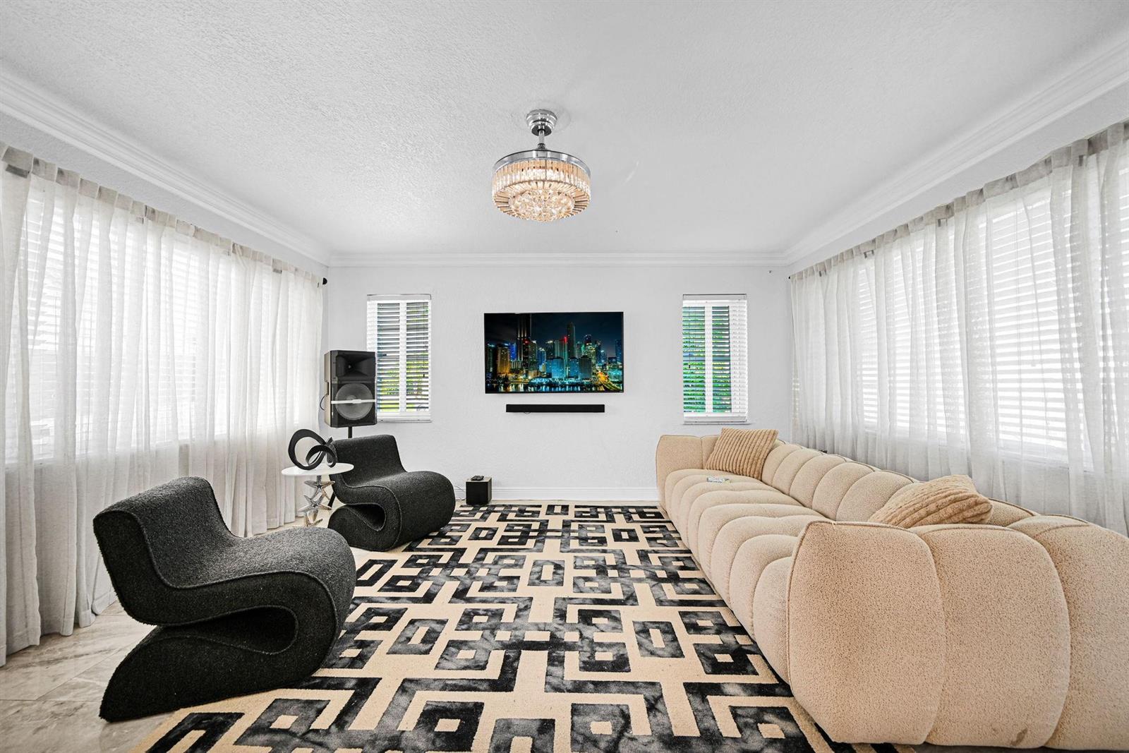 Ver detalles 2171 3 / 2 1040 sq. ft. $ 2026-08-22 0 foto