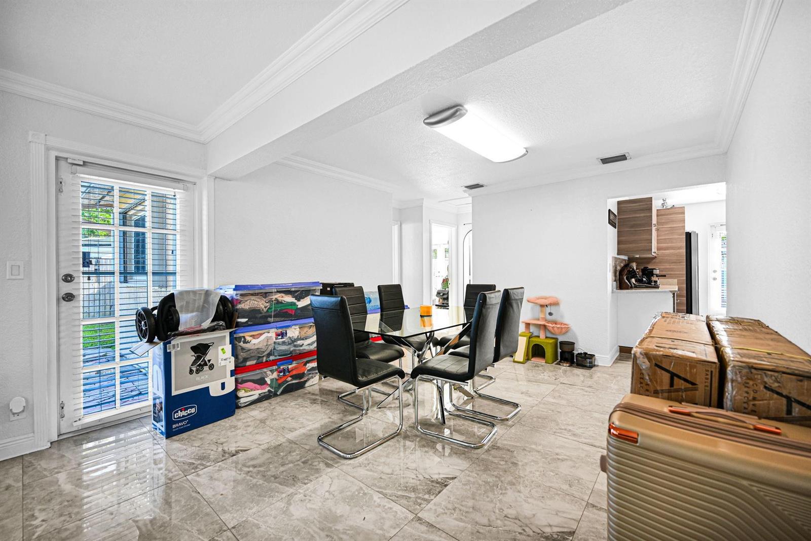 Ver detalles 2171 3 / 2 1040 sq. ft. $ 2026-08-22 0 foto