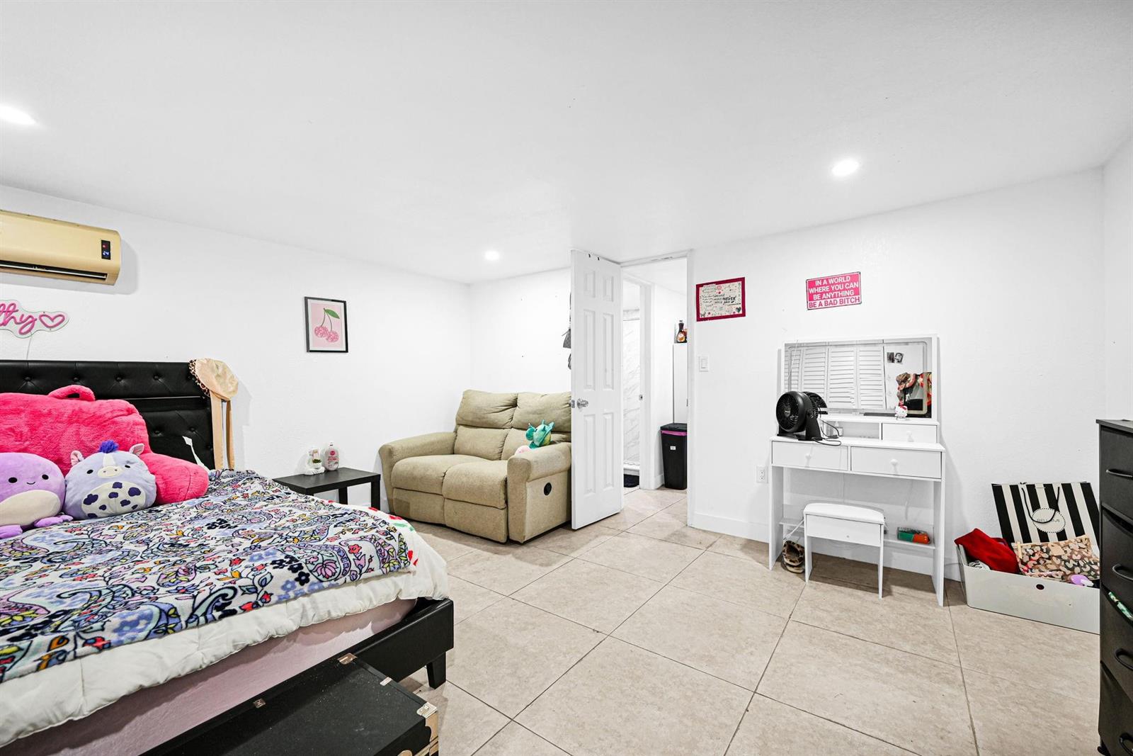 Ver detalles 2171 3 / 2 1040 sq. ft. $ 2026-08-22 0 foto