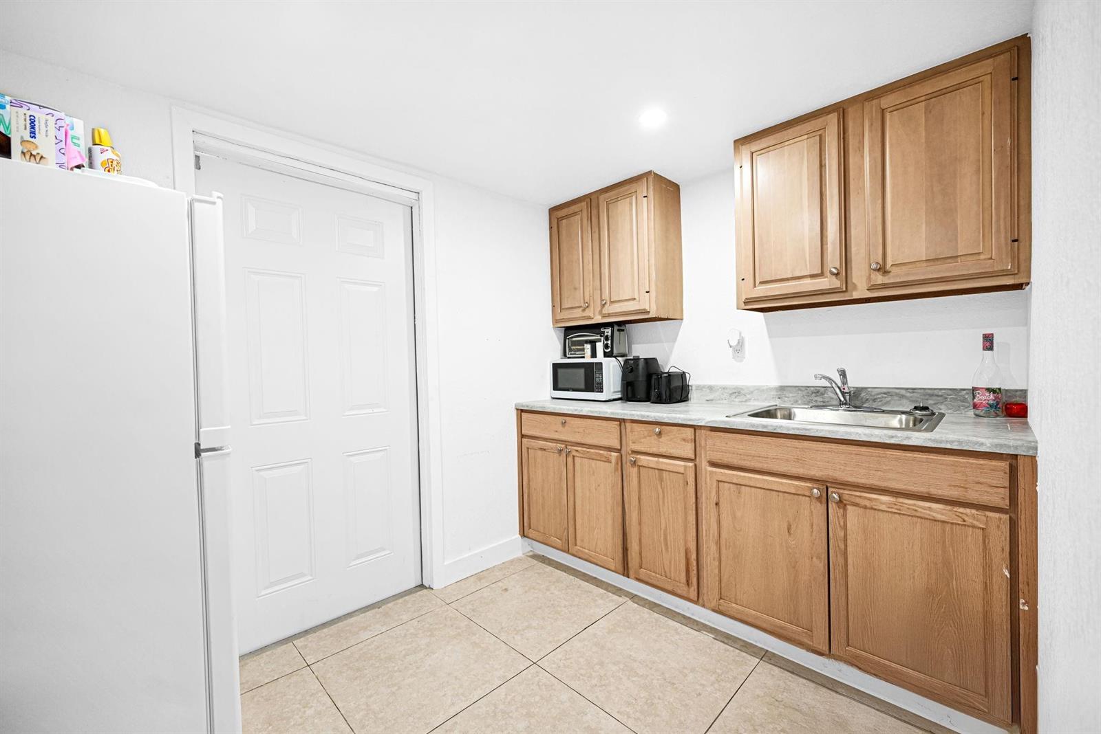 Ver detalles 2171 3 / 2 1040 sq. ft. $ 2026-08-22 0 foto