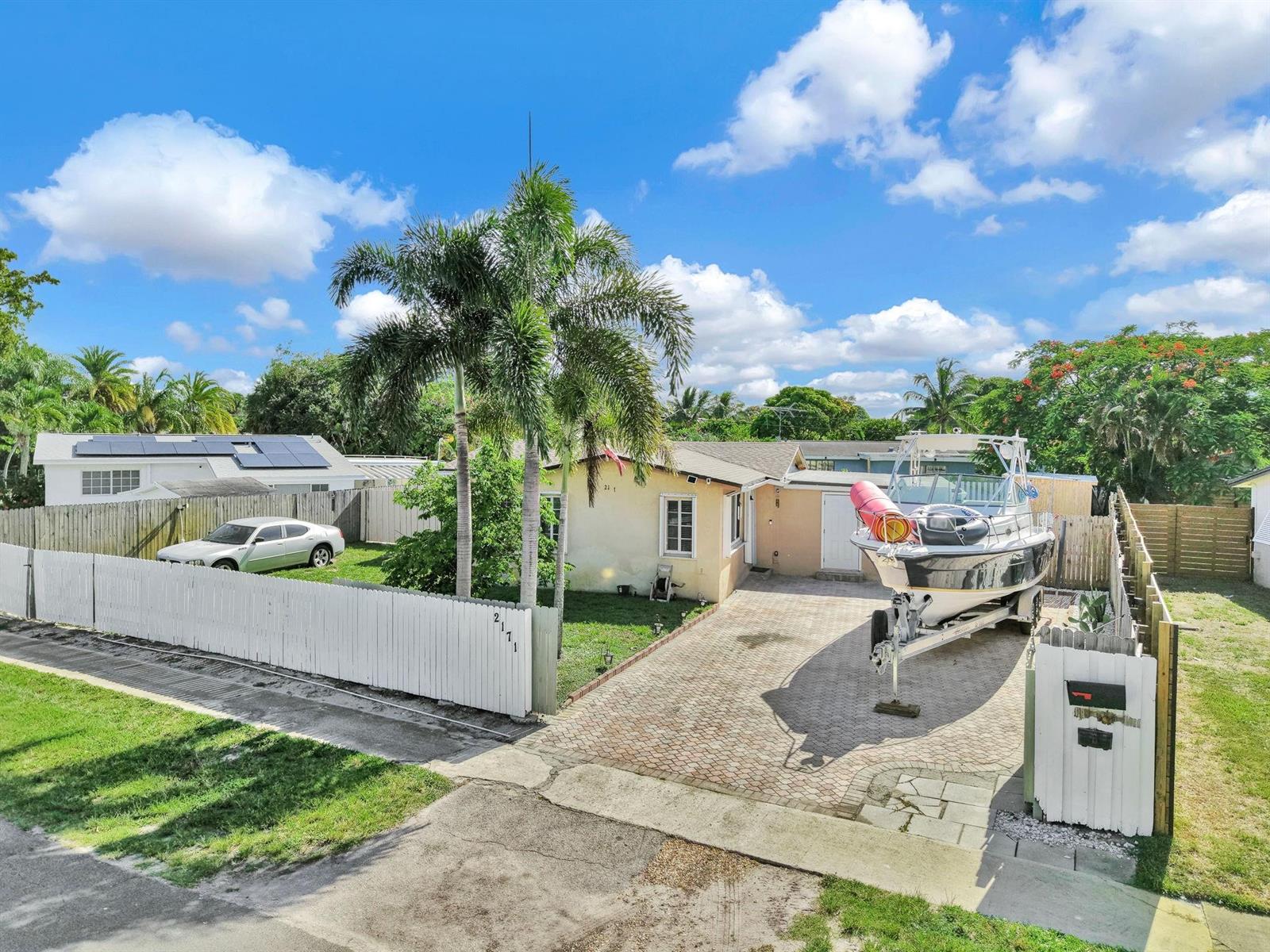 Ver detalles 2171 3 / 2 1040 sq. ft. $ 2026-08-22 0 foto