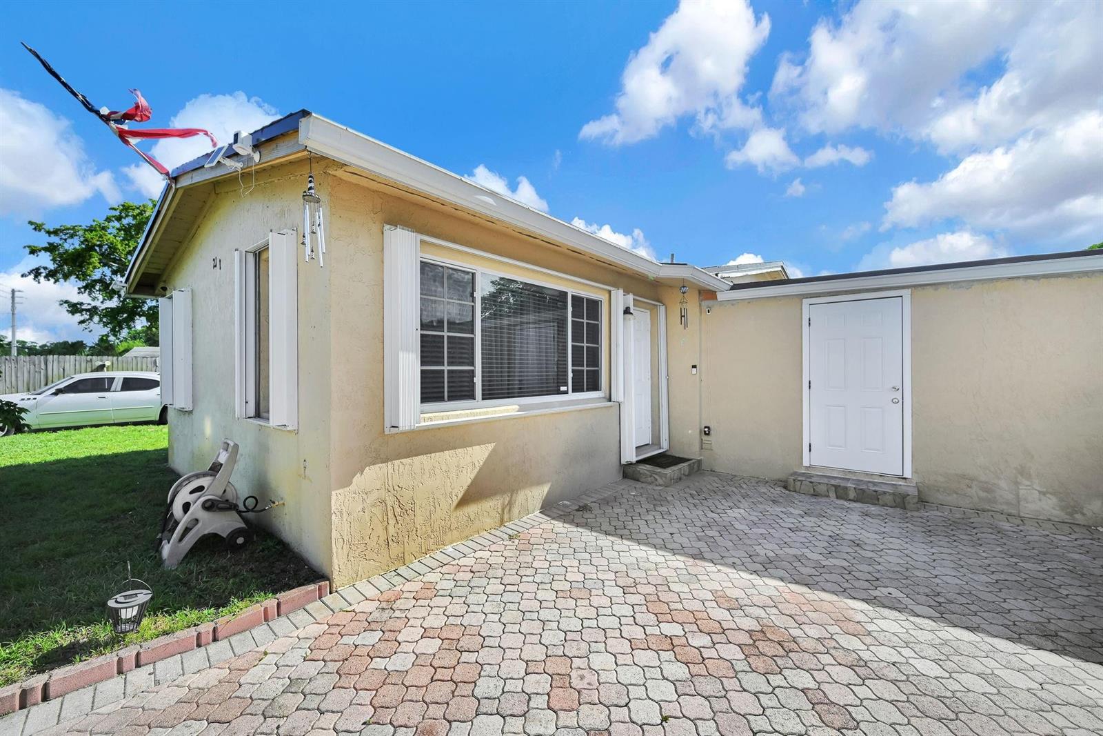 Ver detalles 2171 3 / 2 1040 sq. ft. $ 2026-08-22 0 foto