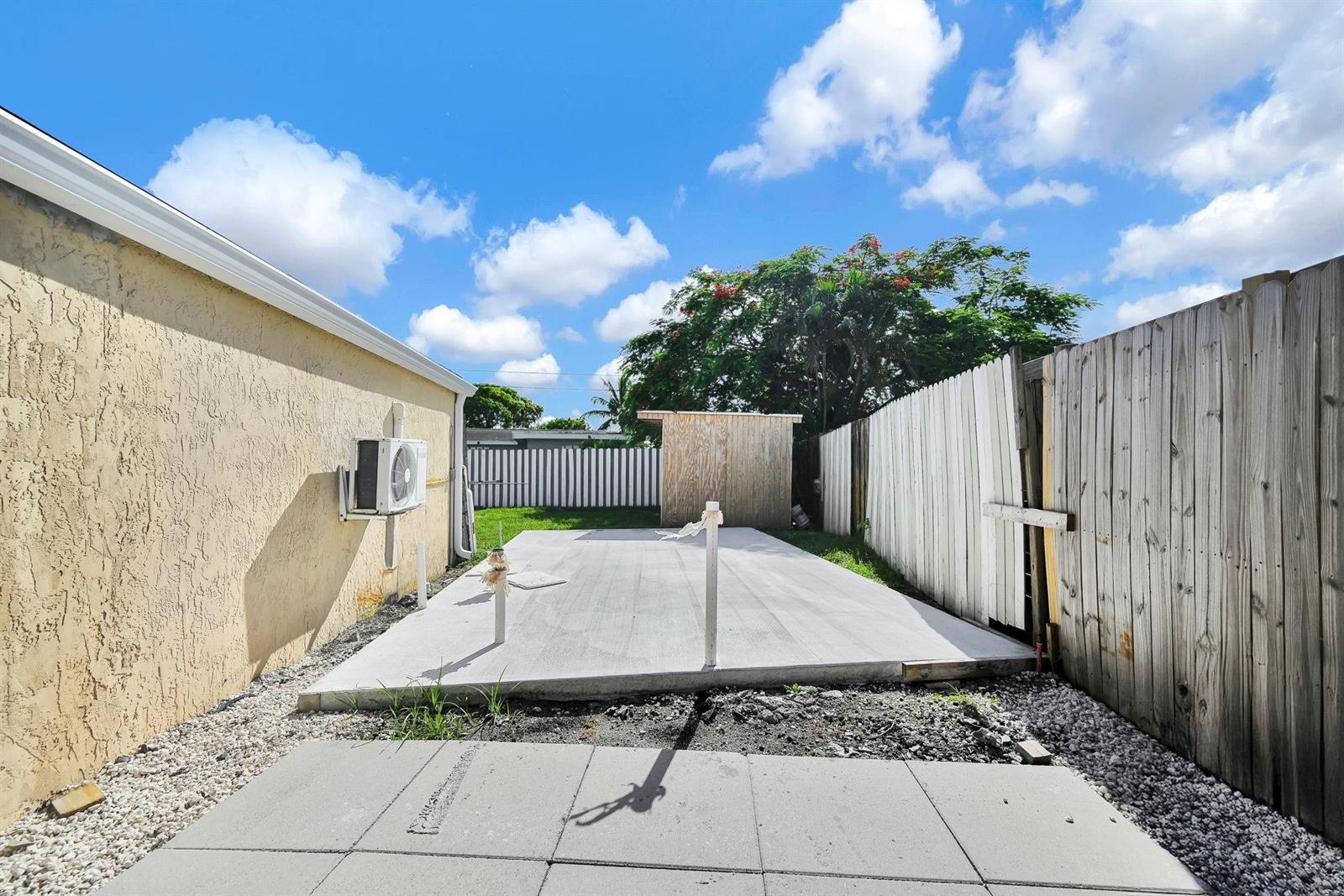 Ver detalles 2171 3 / 2 1040 sq. ft. $ 2026-08-22 0 foto
