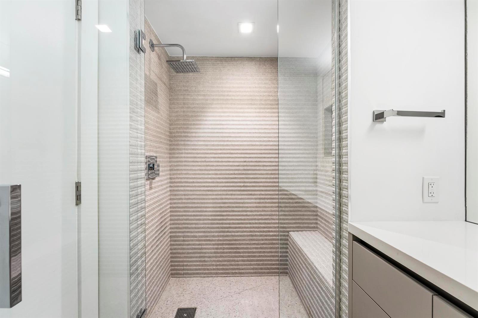 903 2 / 2 1560 sq. ft. $ 2026-08-23 0 Photo