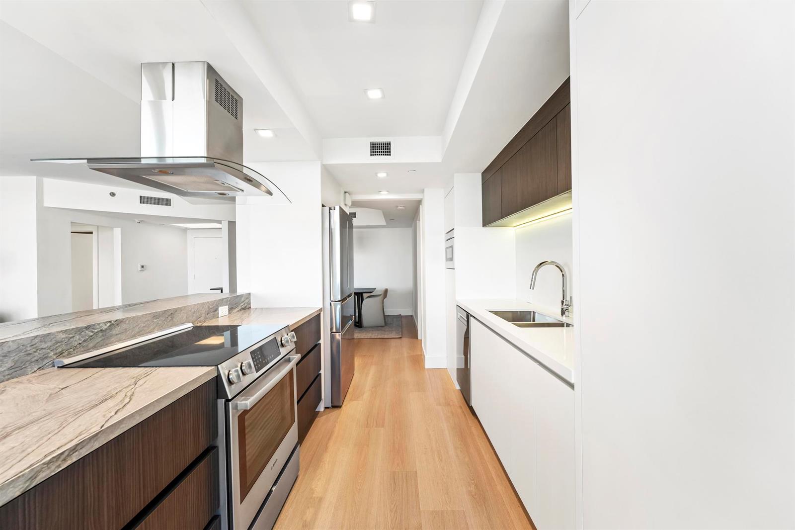 See details 903 2 / 2 1560 sq. ft. $ 2026-08-23 0 Photo