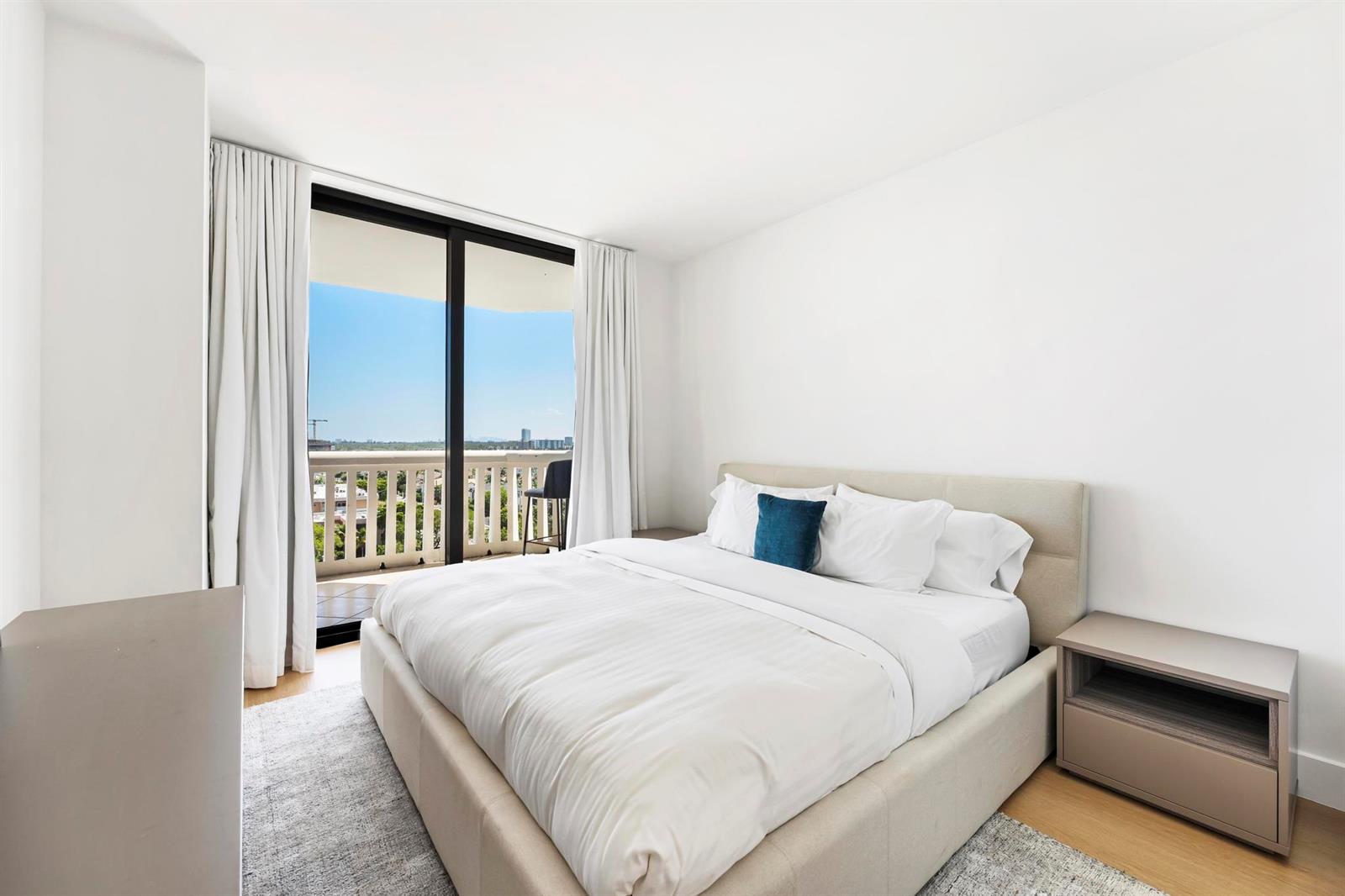 See details 903 2 / 2 1560 sq. ft. $ 2026-08-23 0 Photo