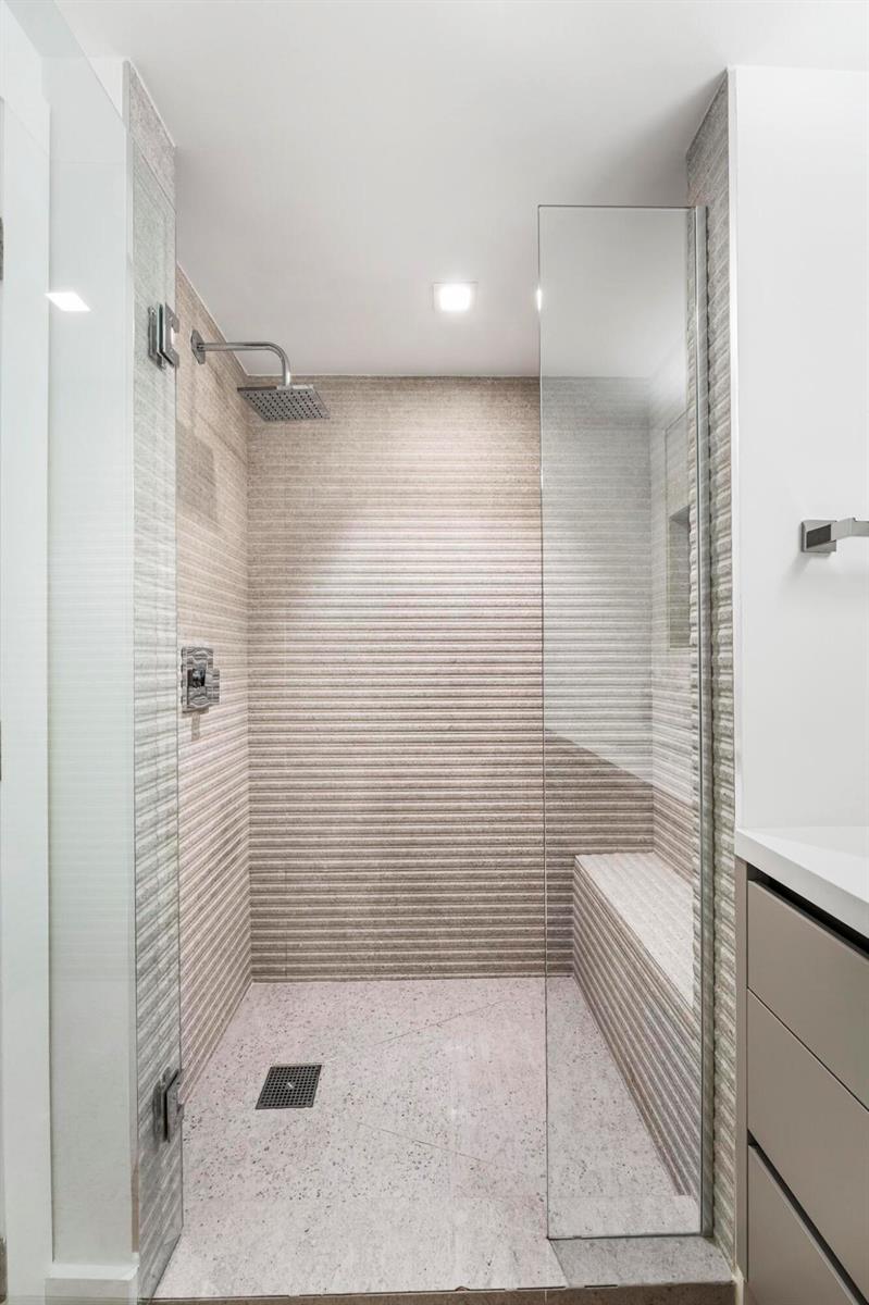 See details 903 2 / 2 1560 sq. ft. $ 2026-08-23 0 Photo