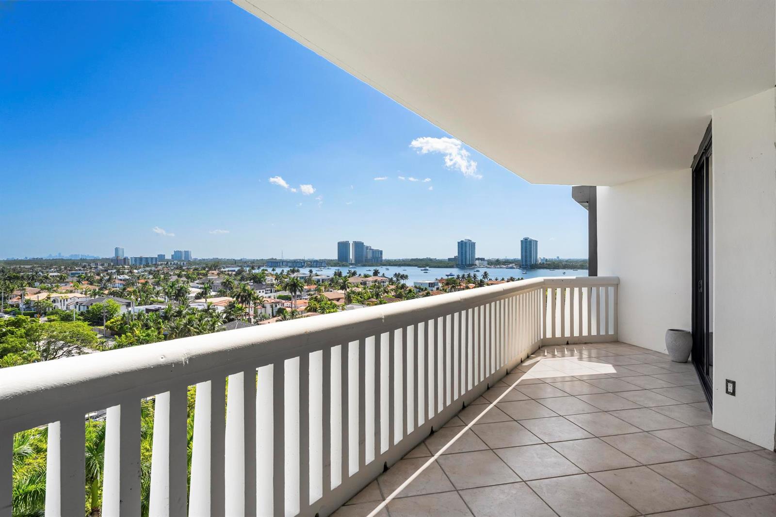 See details 903 2 / 2 1560 sq. ft. $ 2026-08-23 0 Photo
