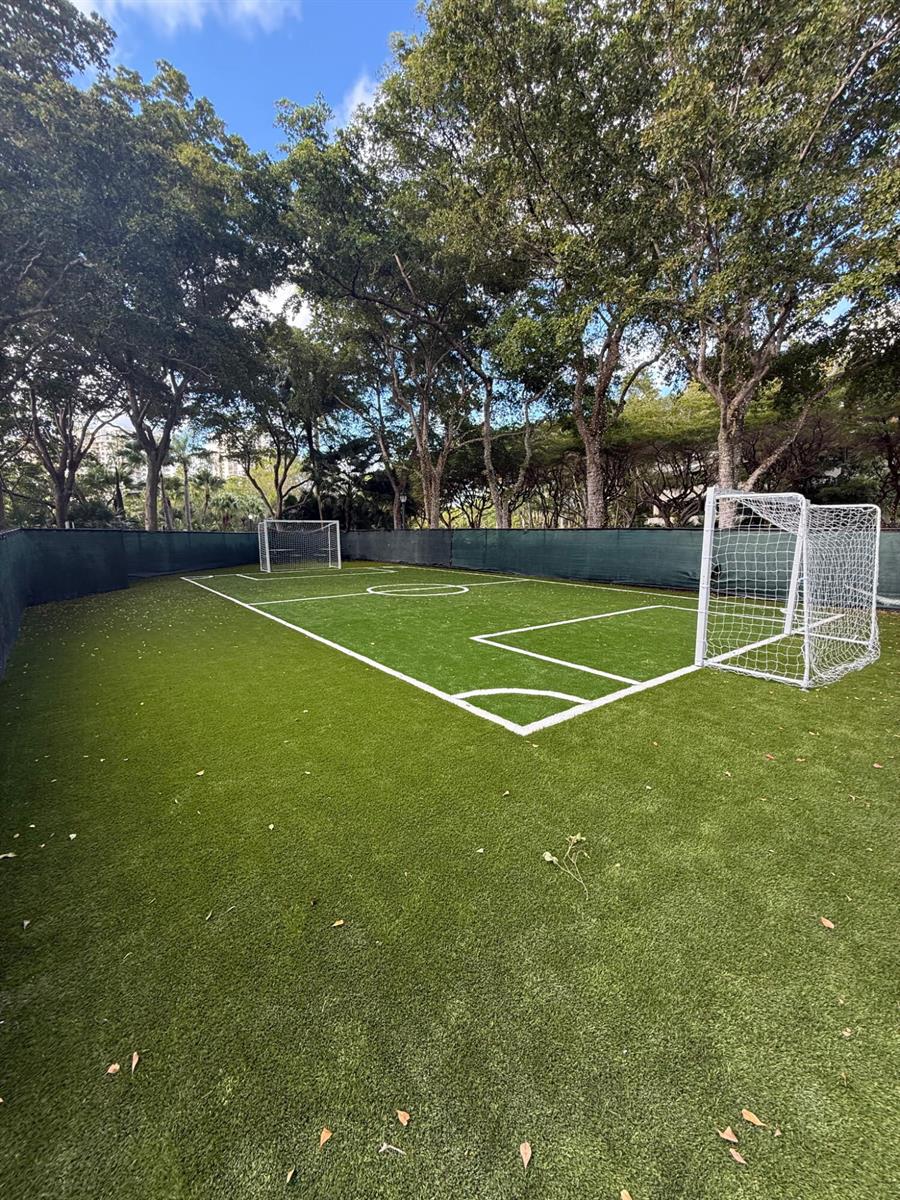 See details 903 2 / 2 1560 sq. ft. $ 2026-08-23 0 Photo