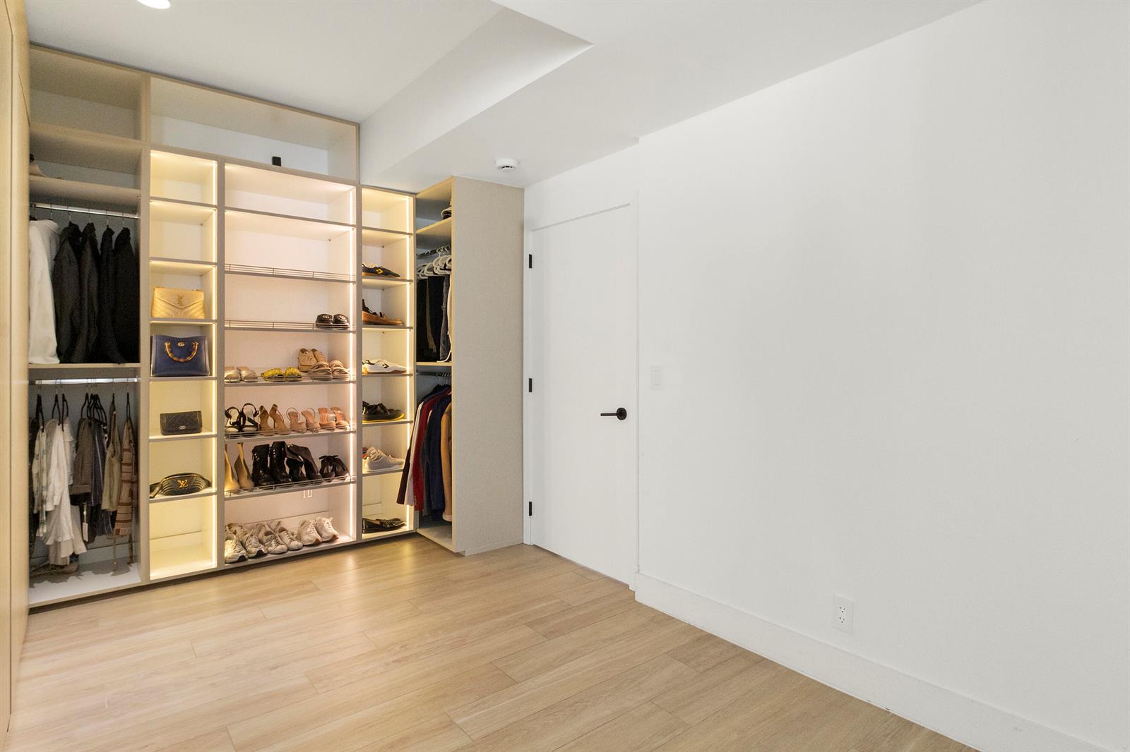 Photo of 1865 OCEAN  #21c, Hallandale Beach, Florida, 33009 - Primary suite closet