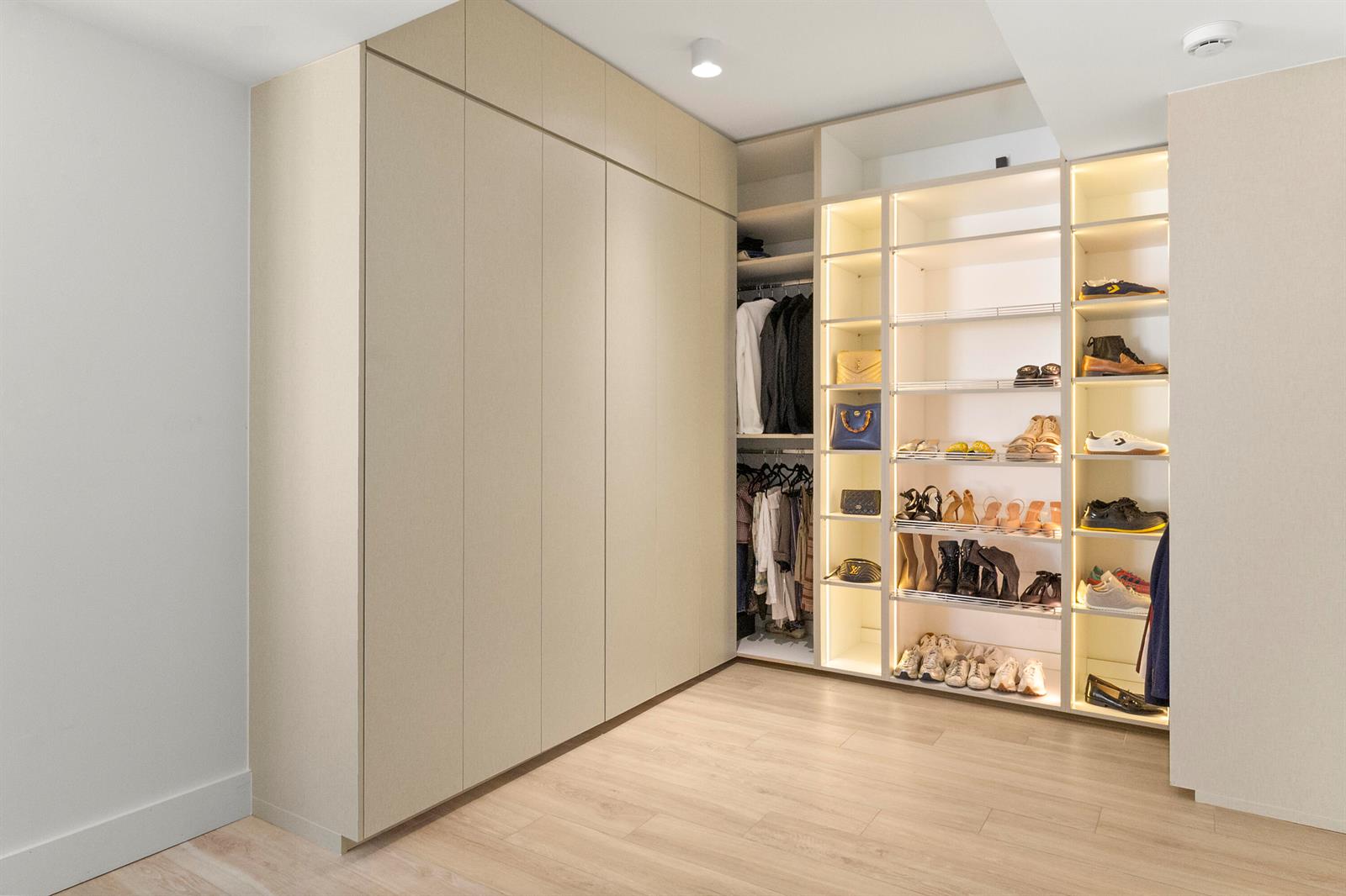 Photo of 1865 OCEAN  #21c, Hallandale Beach, Florida, 33009 - Primary suite closet