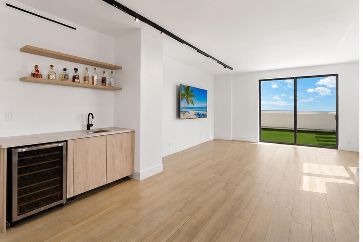 Photo of 1865 OCEAN  #21c, Hallandale Beach, Florida, 33009 - wet bar
