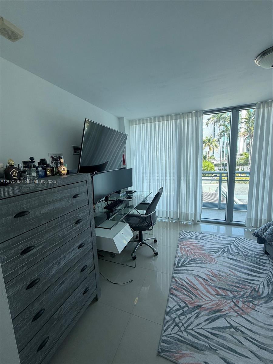 Photo of 2950 188th St  #325, Aventura, Florida, 33180 - 