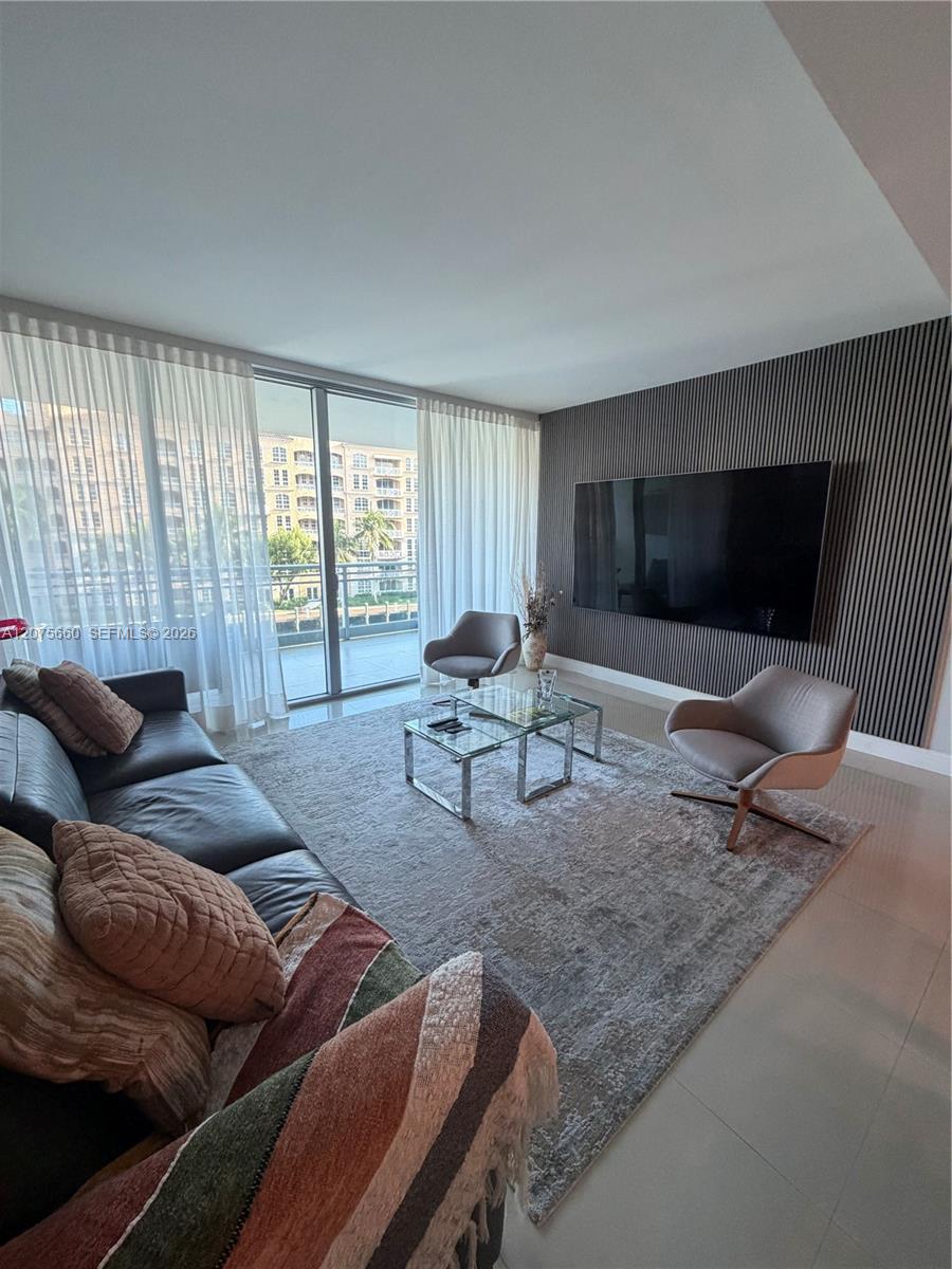 Photo of 2950 188th St  #325, Aventura, Florida, 33180 - 
