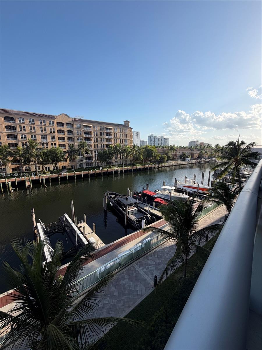 Photo of 2950 188th St  #325, Aventura, Florida, 33180 - 