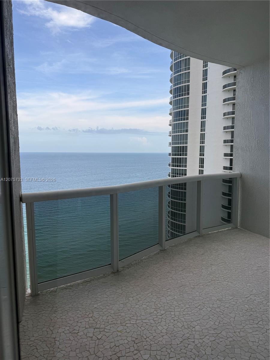 2406 3 / 4 2327 sq. ft. $ 2026-08-21 0 Photo