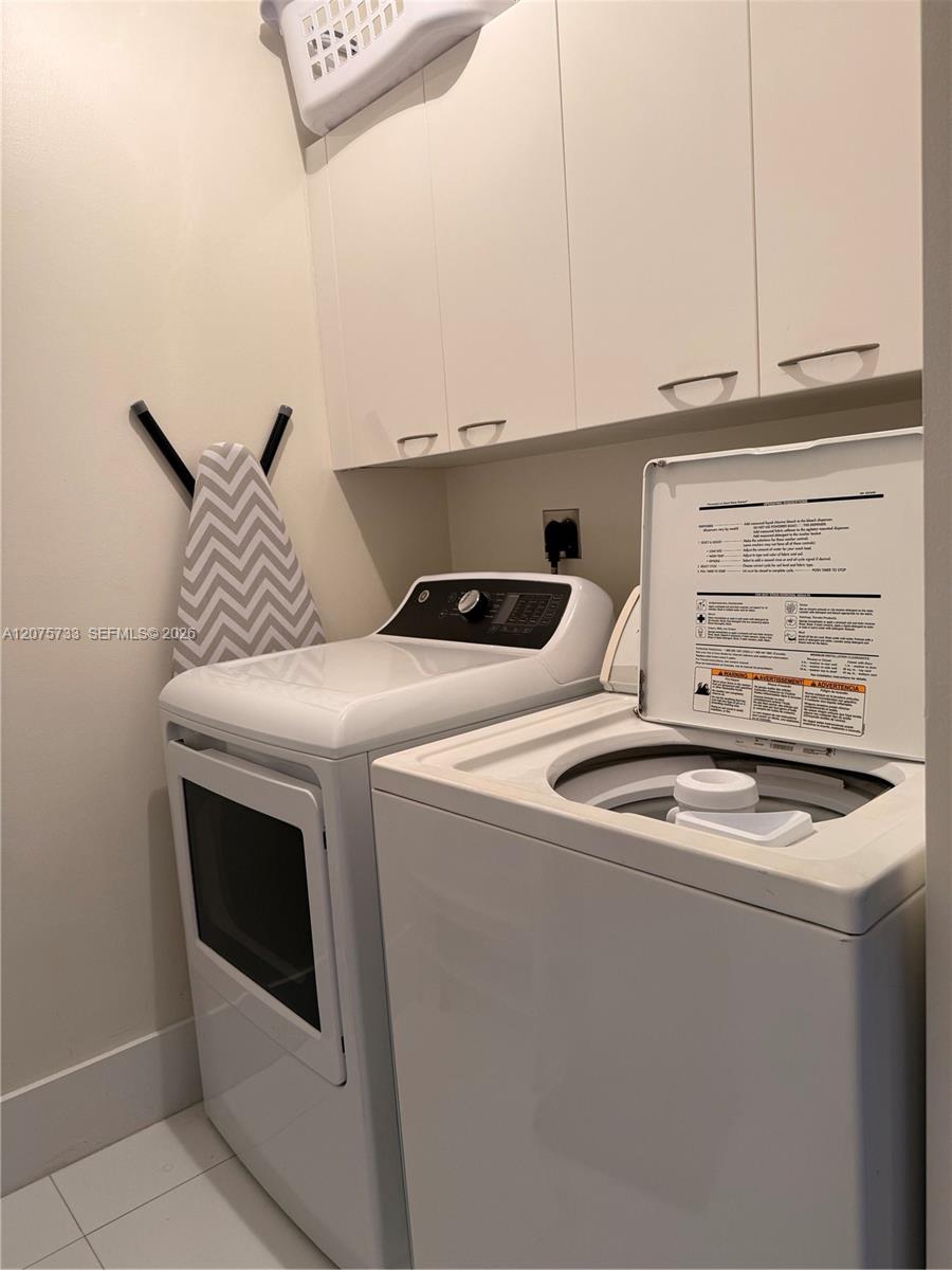 2406 3 / 4 2327 sq. ft. $ 2026-08-21 0 Photo