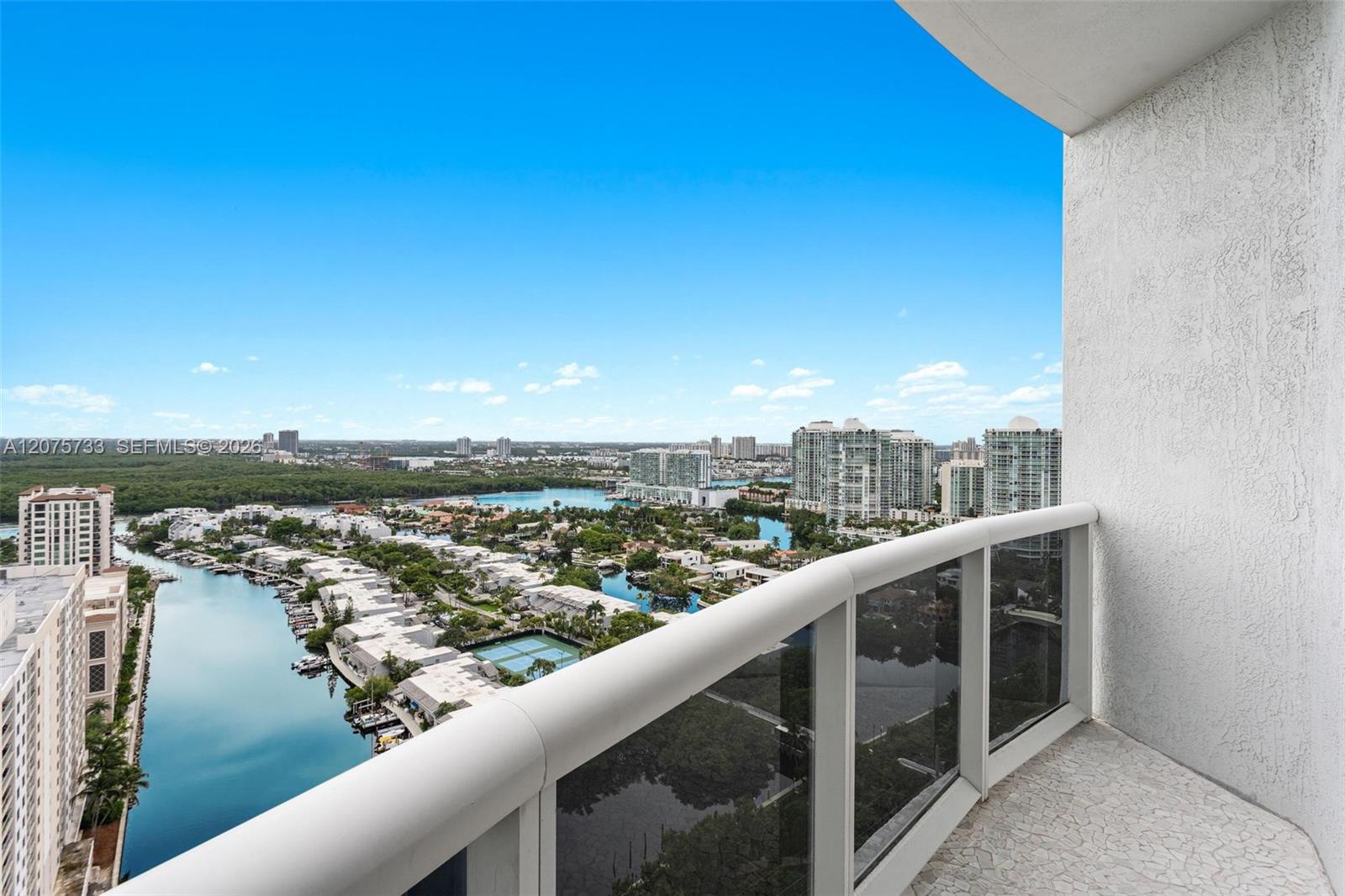 See details 2406 3 / 4 2327 sq. ft. $ 2026-08-21 0 Photo