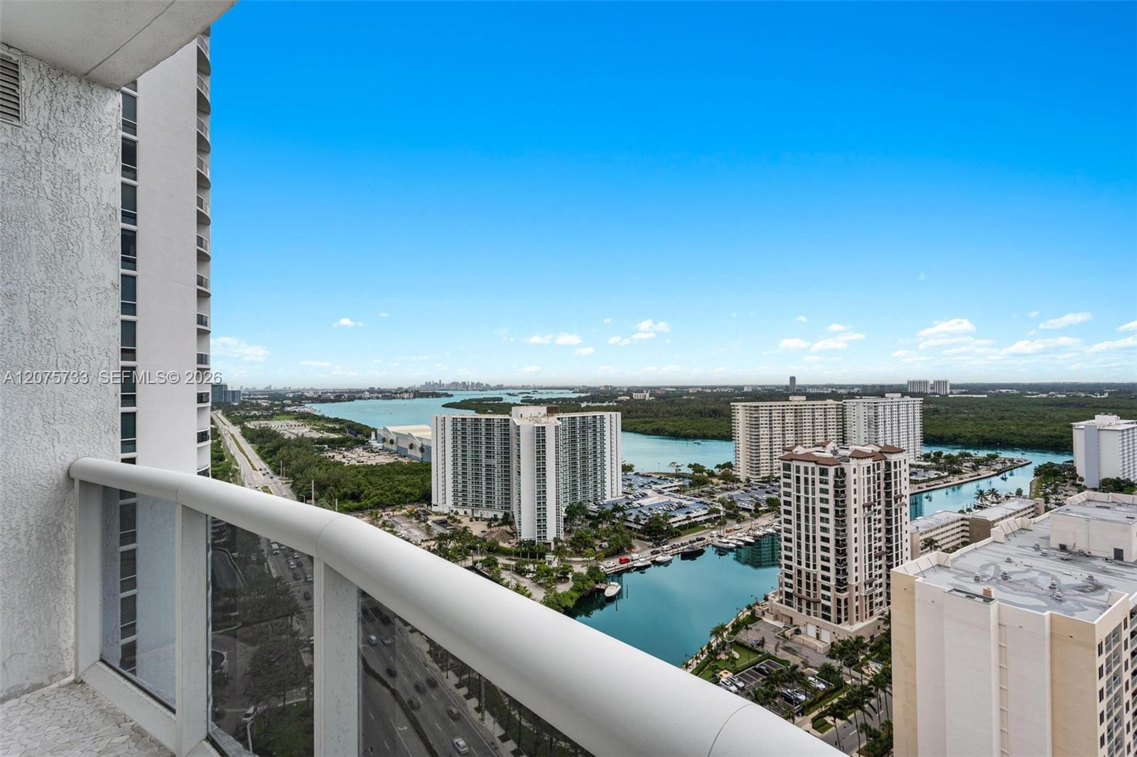 See details 2406 3 / 4 2327 sq. ft. $ 2026-08-21 0 Photo