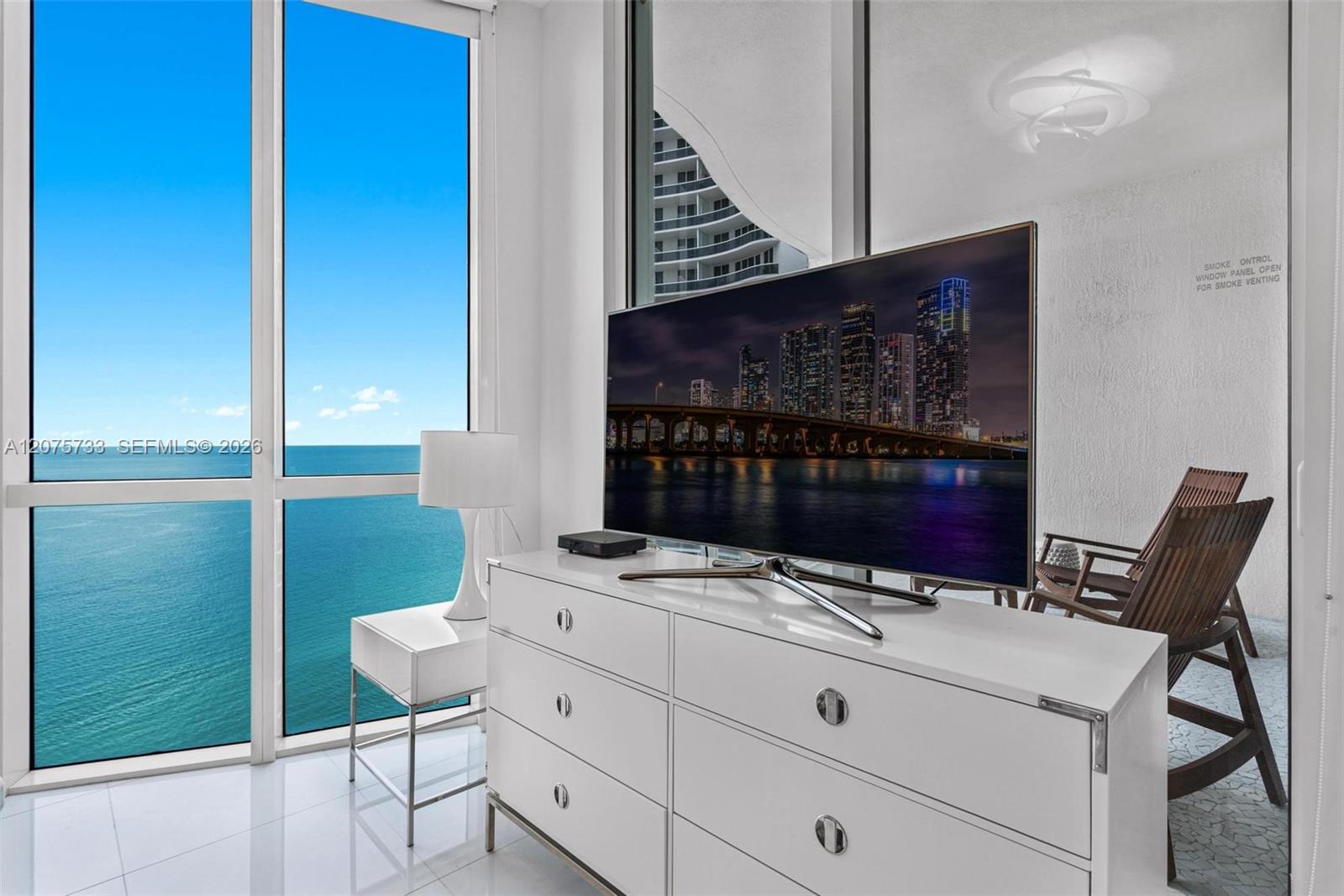See details 2406 3 / 4 2327 sq. ft. $ 2026-08-21 0 Photo