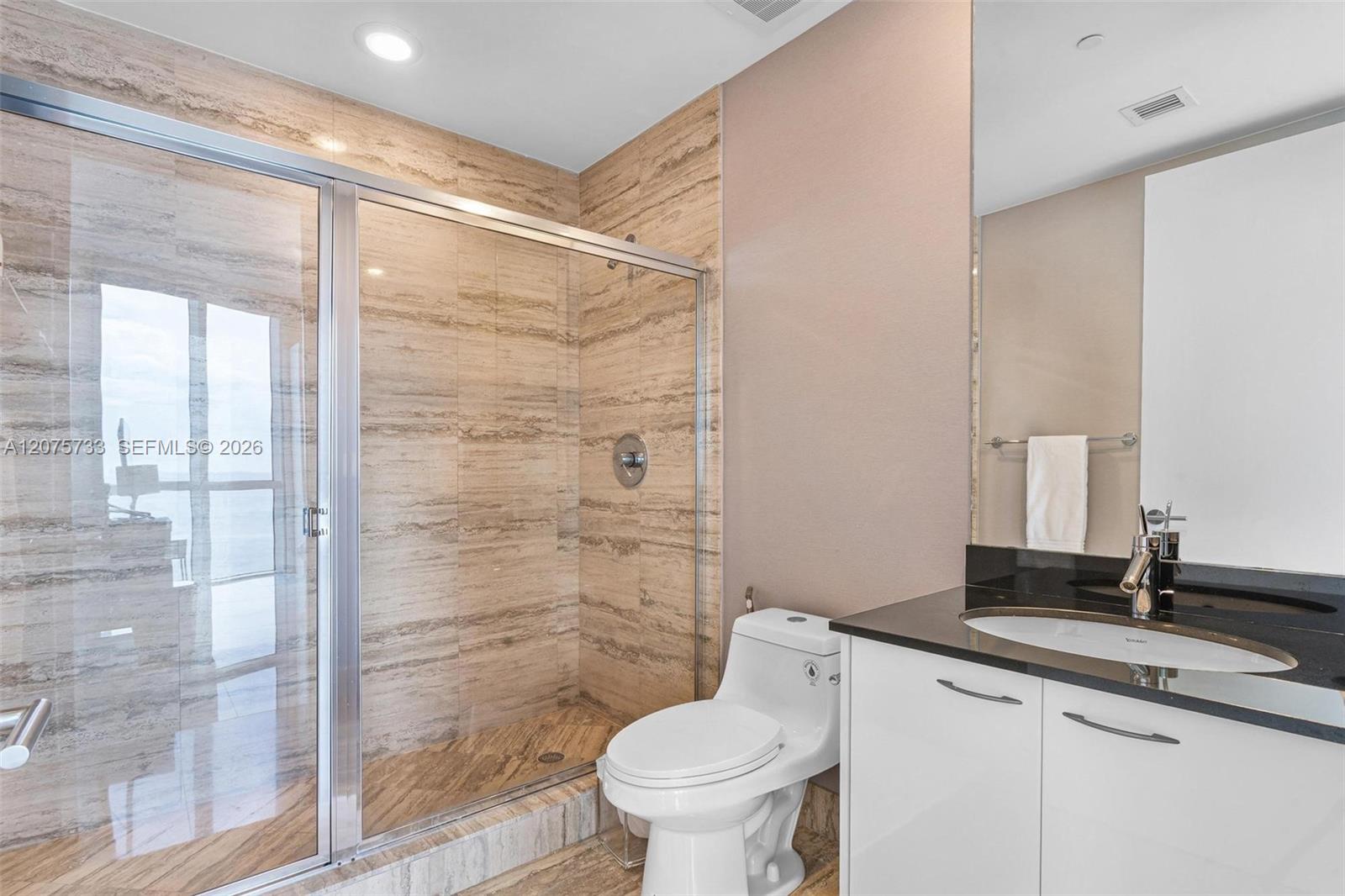 See details 2406 3 / 4 2327 sq. ft. $ 2026-08-21 0 Photo