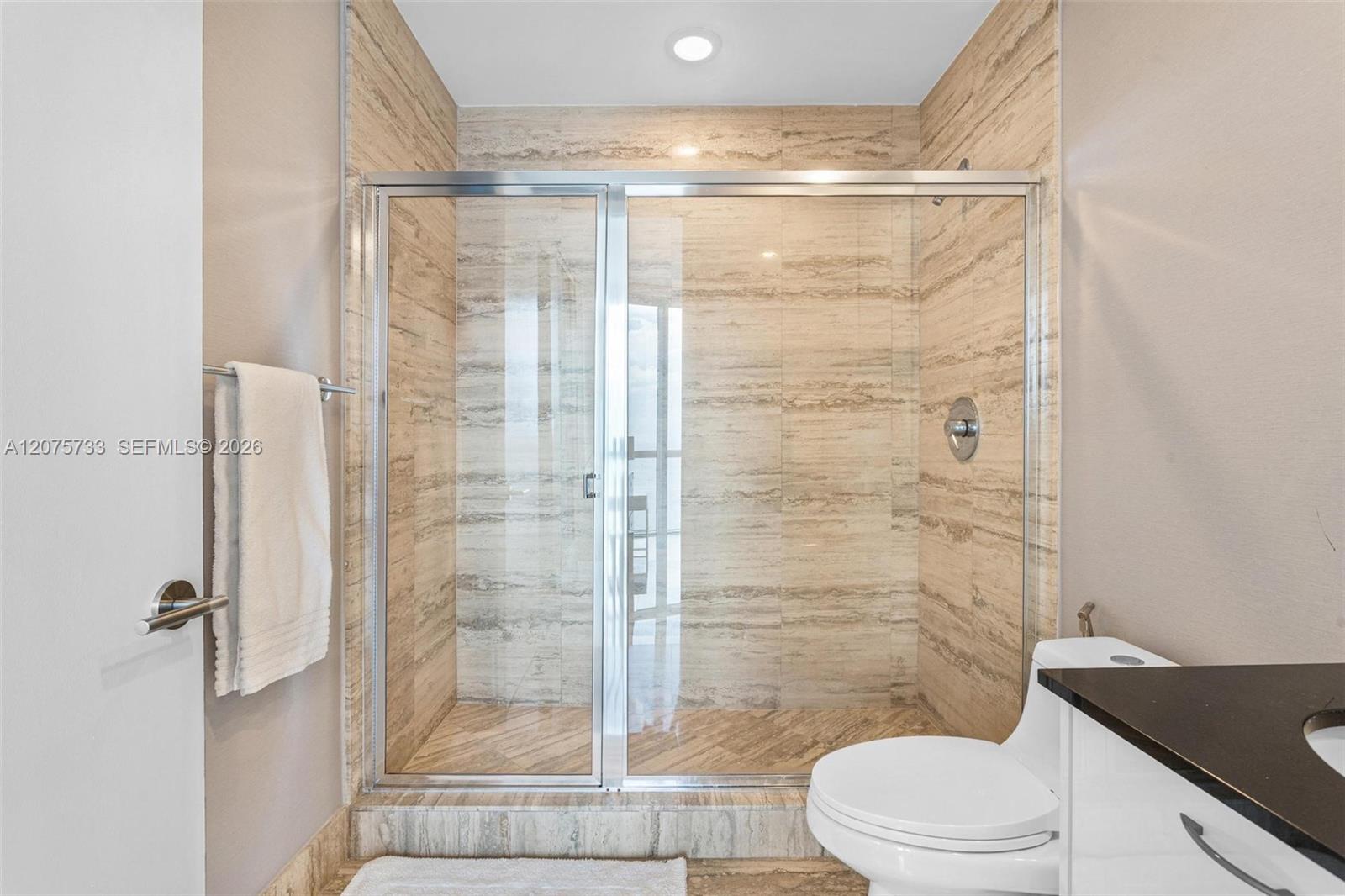 See details 2406 3 / 4 2327 sq. ft. $ 2026-08-21 0 Photo