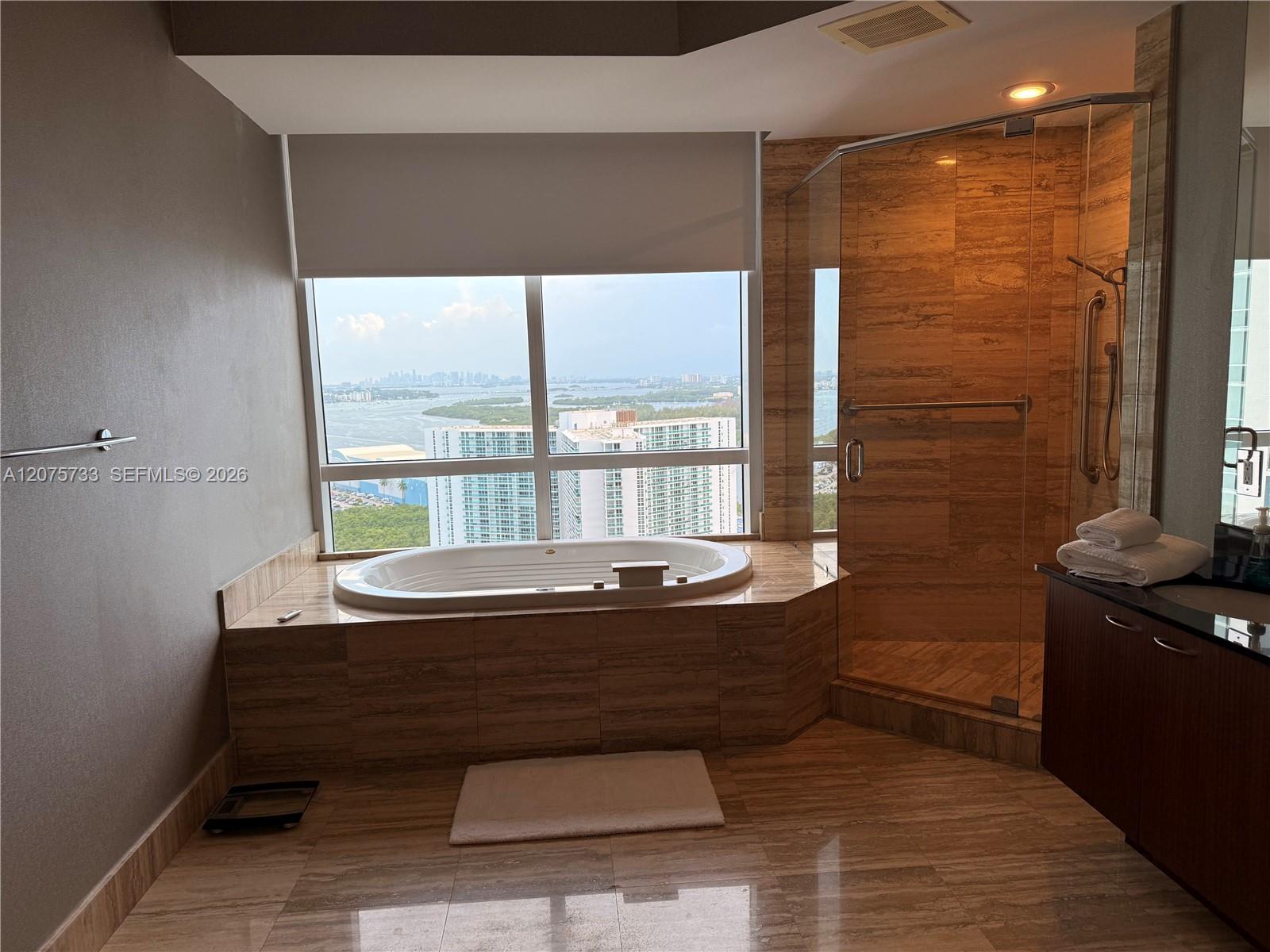 2406 3 / 4 2327 sq. ft. $ 2026-08-21 0 Photo