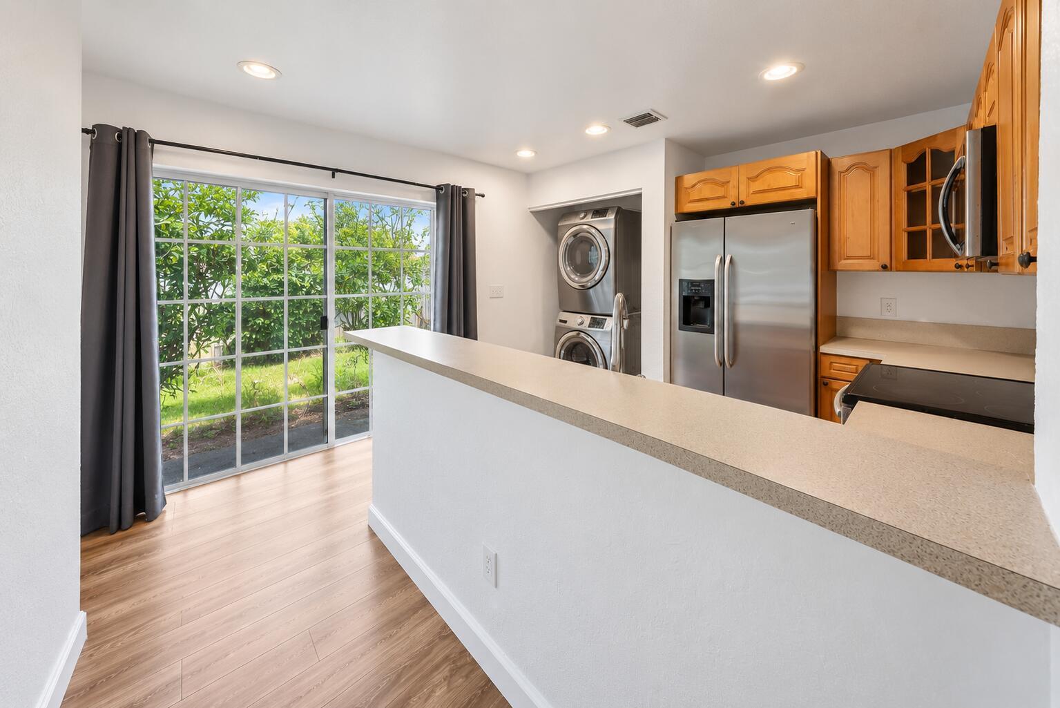 See details 205 / 0 2617 sq. ft. $ 2026-10-15 0 Photo