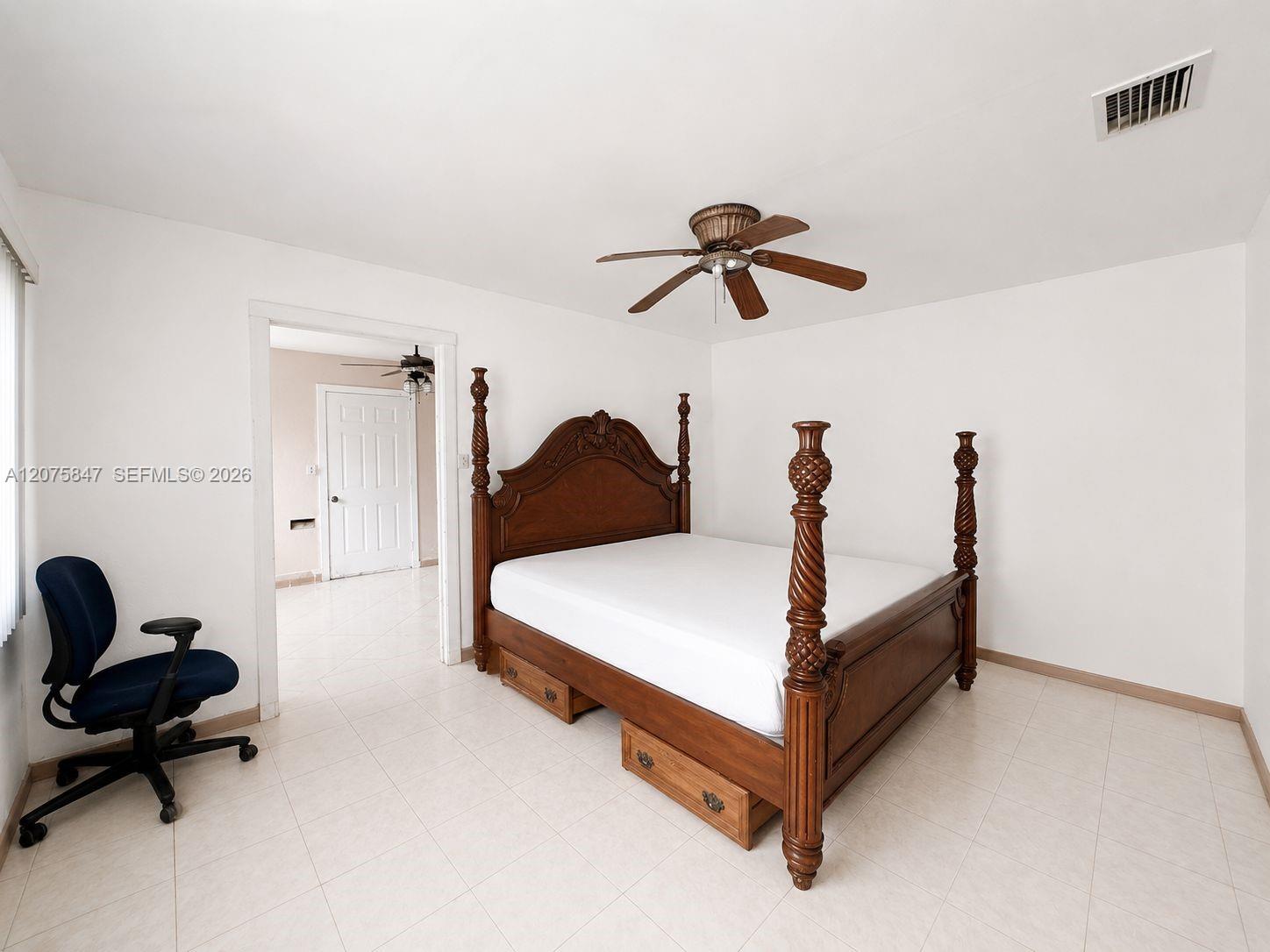   /  1980 sq. ft. $ 2026-08-22 0 foto