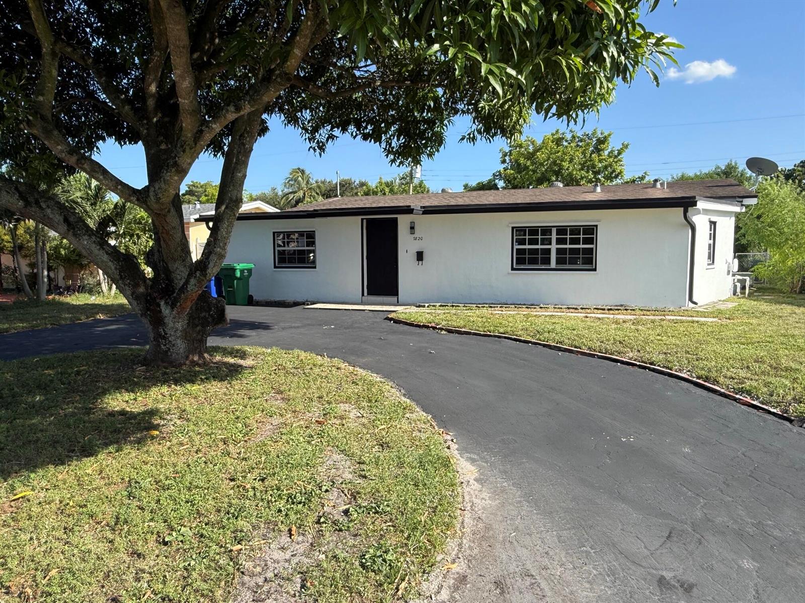 7820 4 / 3 1641 sq. ft. $ 2026-08-23 0 foto