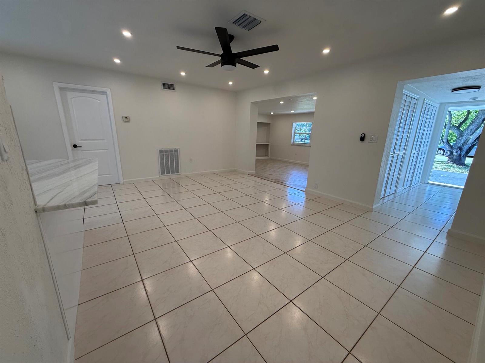7820 4 / 3 1641 sq. ft. $ 2026-08-23 0 foto