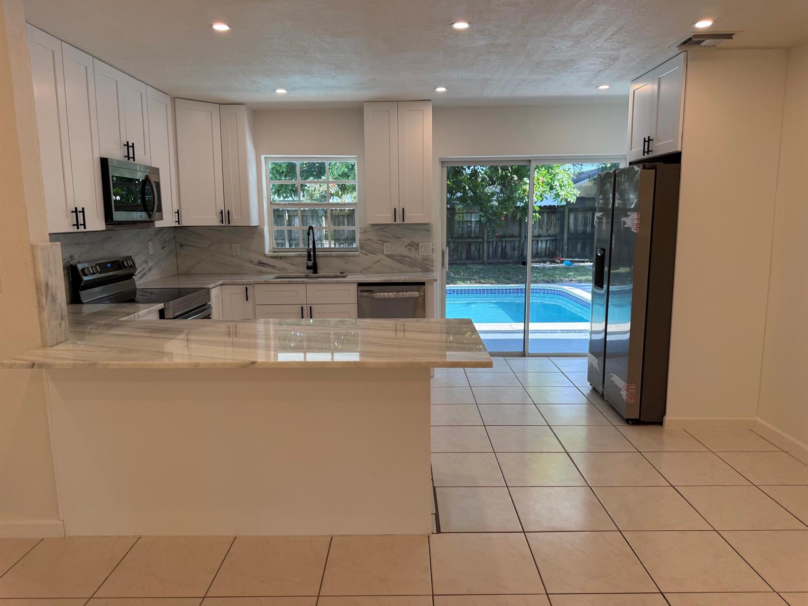 7820 4 / 3 1641 sq. ft. $ 2026-08-23 0 foto
