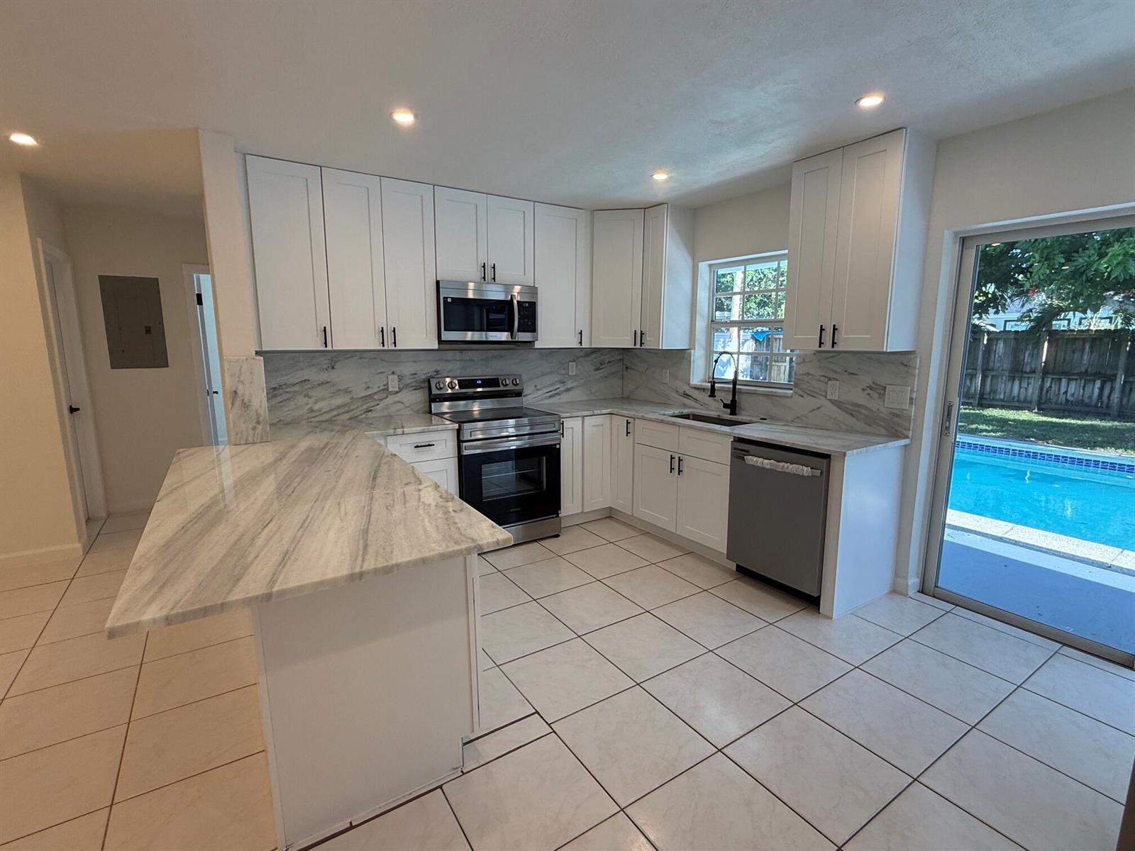 7820 4 / 3 1641 sq. ft. $ 2026-08-23 0 foto