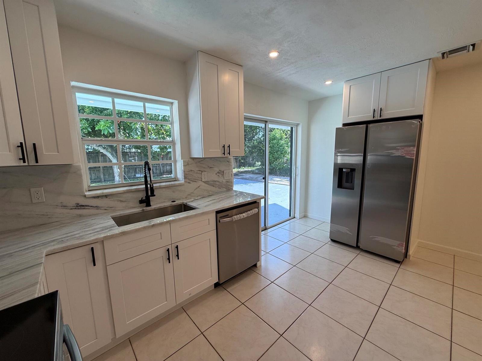7820 4 / 3 1641 sq. ft. $ 2026-08-23 0 foto