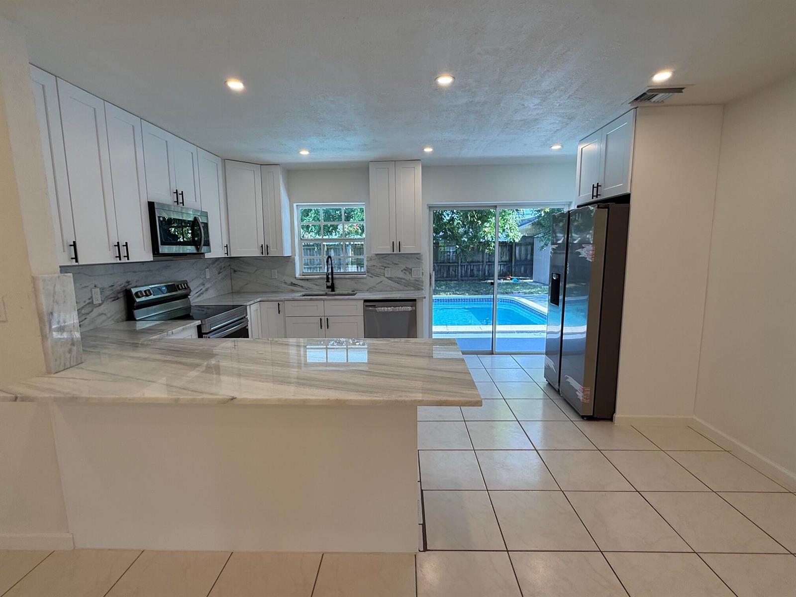 7820 4 / 3 1641 sq. ft. $ 2026-08-23 0 foto